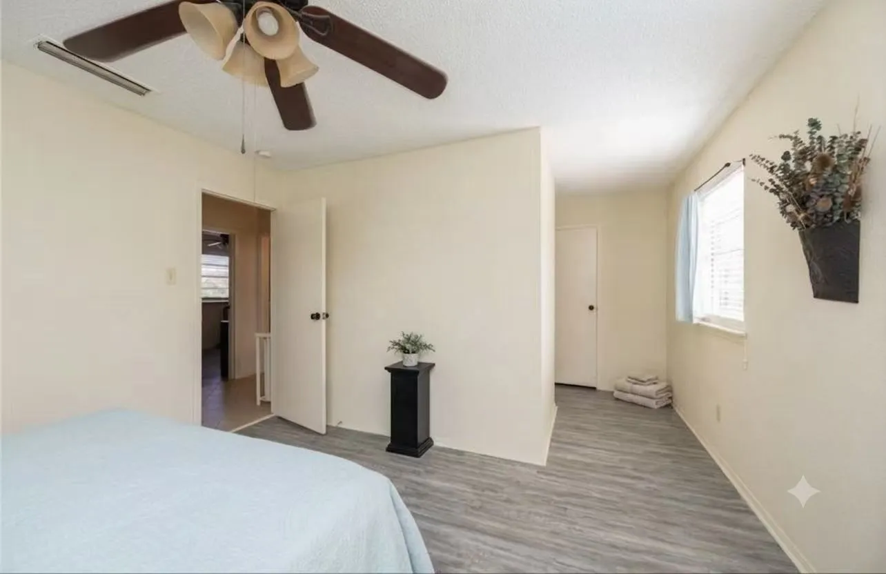 Townhouse For Sale in Dallas County , 4806 Rollingwood Court, Garland, Texas 75043, 3 Bedroom, 3 Bathroom, Garage spaces, 1,582 Sqft, built in 1973, mls#21261969, Real Estate Agent in Garland, Homes For Sale in Dallas county, Homes For Sale in Garland, Realtor in Garland Texas, Real Estate Brokerage Independent Realty Texas, Luminita Cordes Realtor