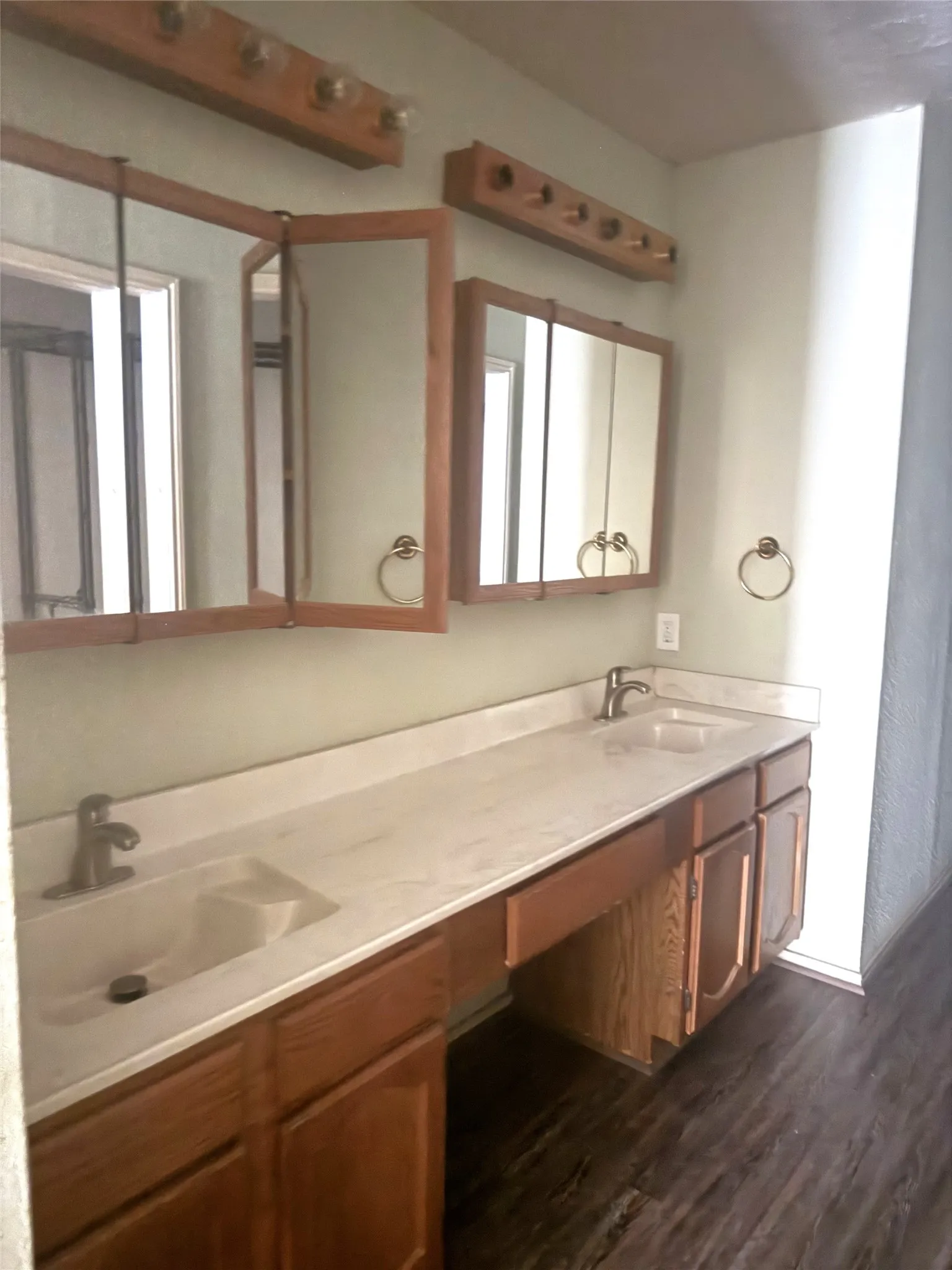 Single Family Residence For Sale in Harris County , 6846 Bullinger Drive, Spring, Texas 77379, 3 Bedroom, 2 Bathroom, 2 Garage spaces, 1,680 Sqft, built in 1983, mls#21261757, Real Estate Agent in Spring, Homes For Sale in Harris county, Homes For Sale in Spring, Realtor in Spring Texas, Real Estate Brokerage Independent Realty Texas, Luminita Cordes Realtor