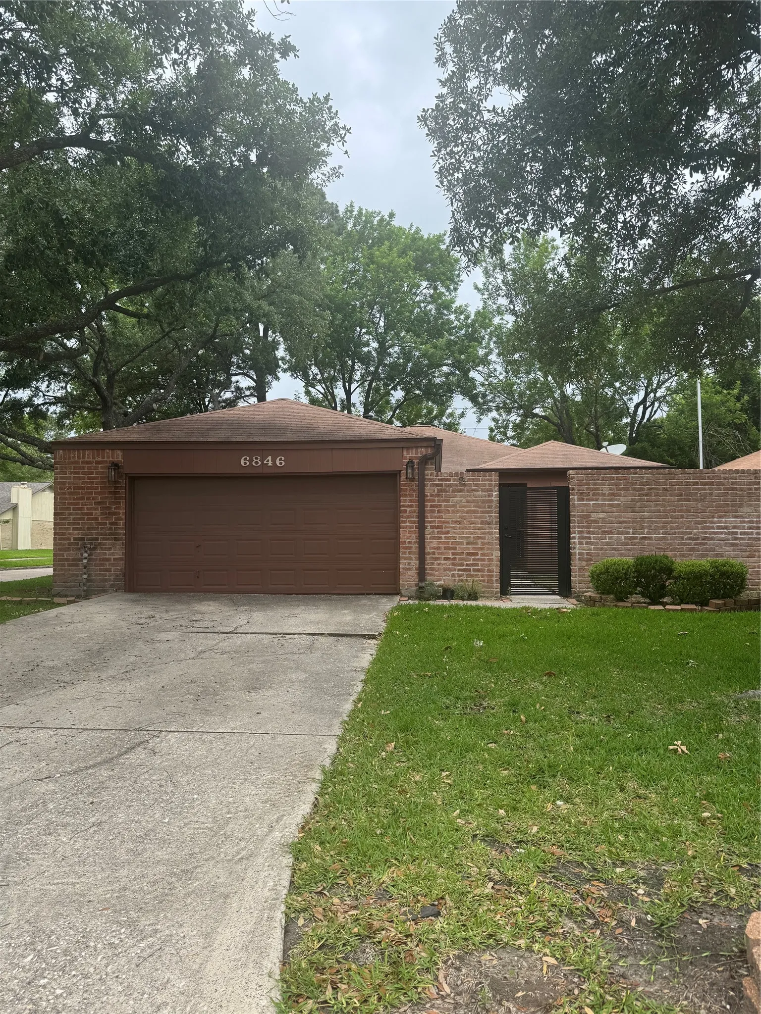 Single Family Residence For Sale in Harris County , 6846 Bullinger Drive, Spring, Texas 77379, 3 Bedroom, 2 Bathroom, 2 Garage spaces, 1,680 Sqft, built in 1983, mls#21261757, Real Estate Agent in Spring, Homes For Sale in Harris county, Homes For Sale in Spring, Realtor in Spring Texas, Real Estate Brokerage Independent Realty Texas, Luminita Cordes Realtor