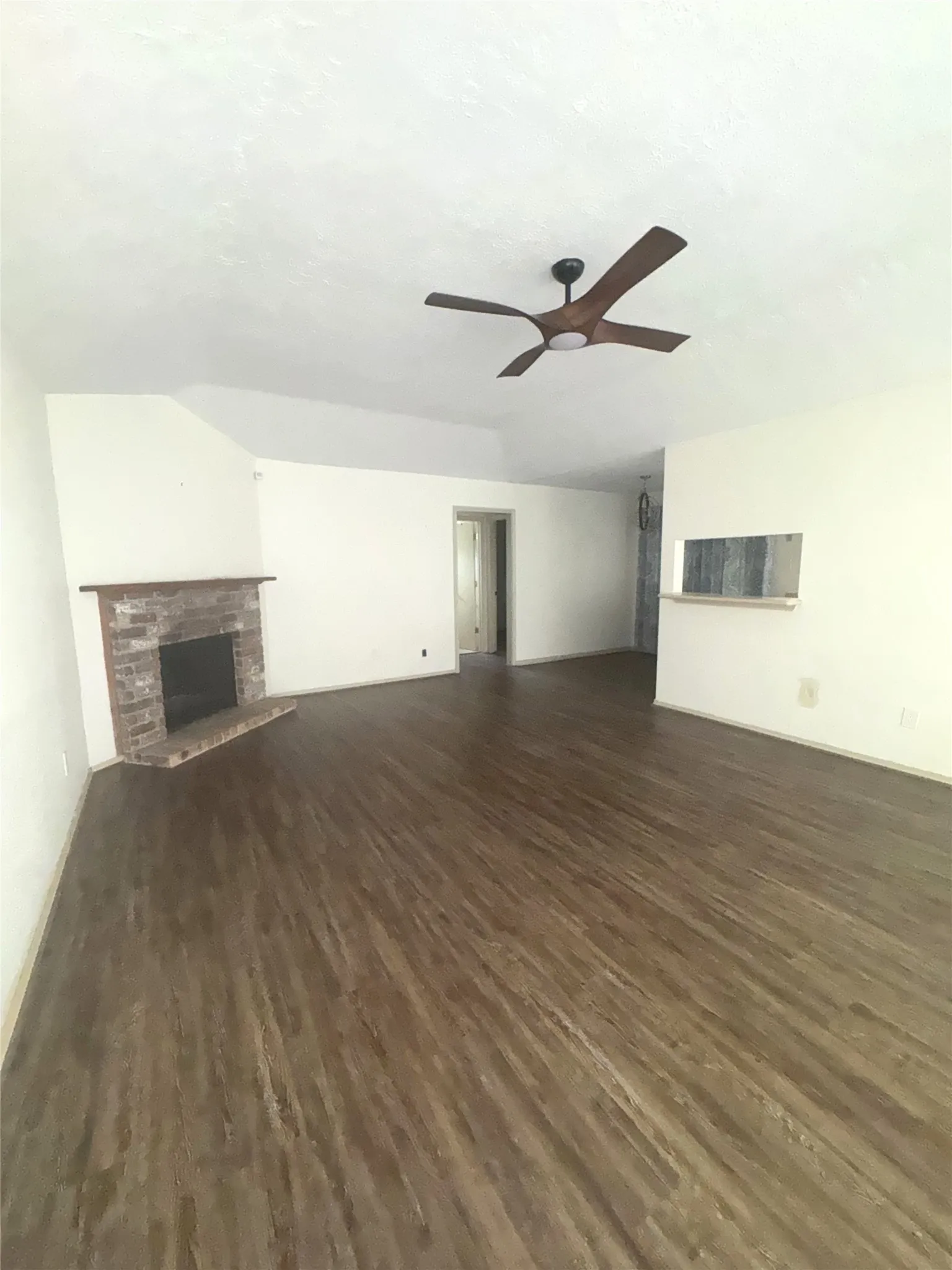 Single Family Residence For Sale in Harris County , 6846 Bullinger Drive, Spring, Texas 77379, 3 Bedroom, 2 Bathroom, 2 Garage spaces, 1,680 Sqft, built in 1983, mls#21261757, Real Estate Agent in Spring, Homes For Sale in Harris county, Homes For Sale in Spring, Realtor in Spring Texas, Real Estate Brokerage Independent Realty Texas, Luminita Cordes Realtor