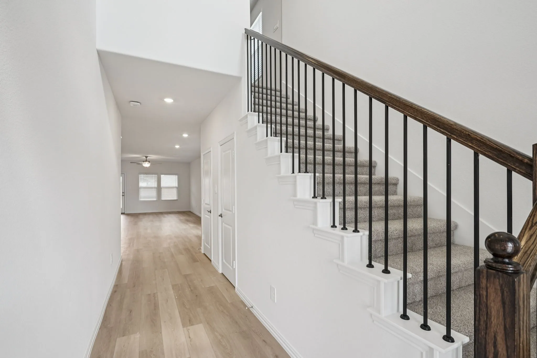  Photo is not of the actual home, but is an inspirational photo of builder’s model home and may depict options, furnishings, and/or decorator features that are not included.
