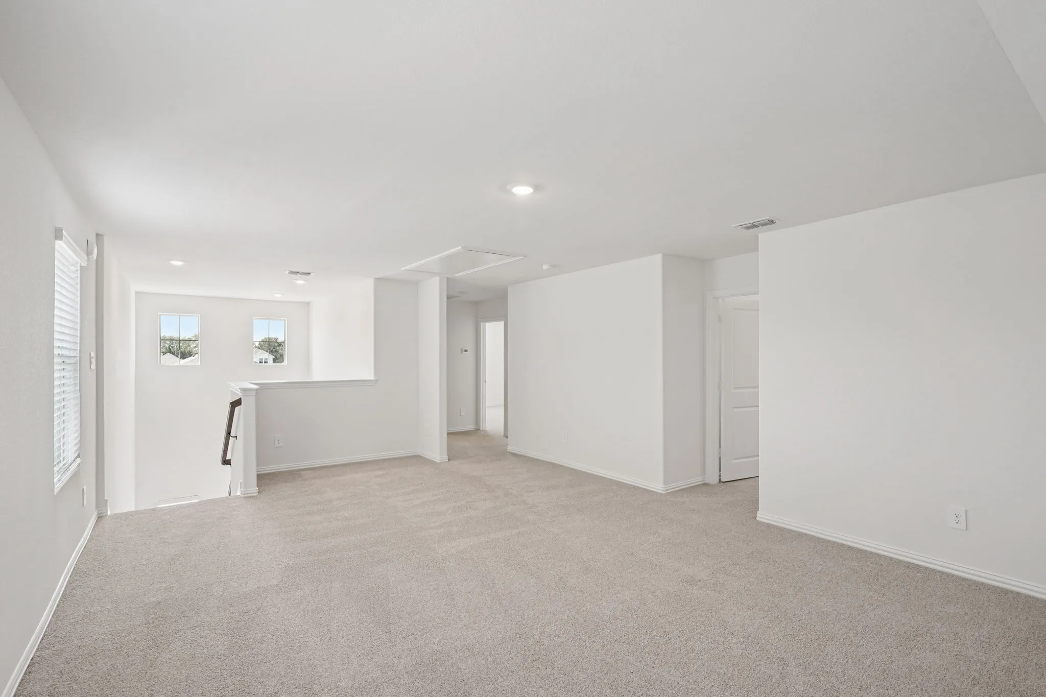  Photo is not of the actual home, but is an inspirational photo of builder’s model home and may depict options, furnishings, and/or decorator features that are not included.
