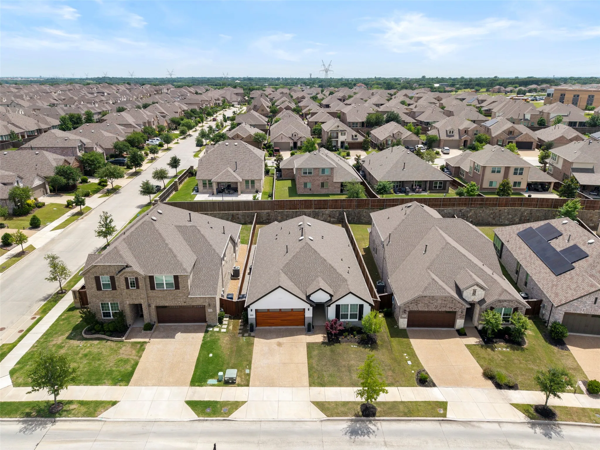 Single Family Residence For Sale in Collin County , 2020 Successful Drive, Wylie, Texas 75098, 3 Bedrooms, 2 Bathrooms, 2 Garage spaces, 2,219 Sqft, built in 2020, Preowned, Price $440,000, mls#21256898, Real Estate Agent in Wylie, Homes For Sale in Collin county, Homes For Sale in Wylie, Realtor in Wylie Texas, Real Estate Brokerage Independent Realty Texas, Luminita Cordes Realtor
