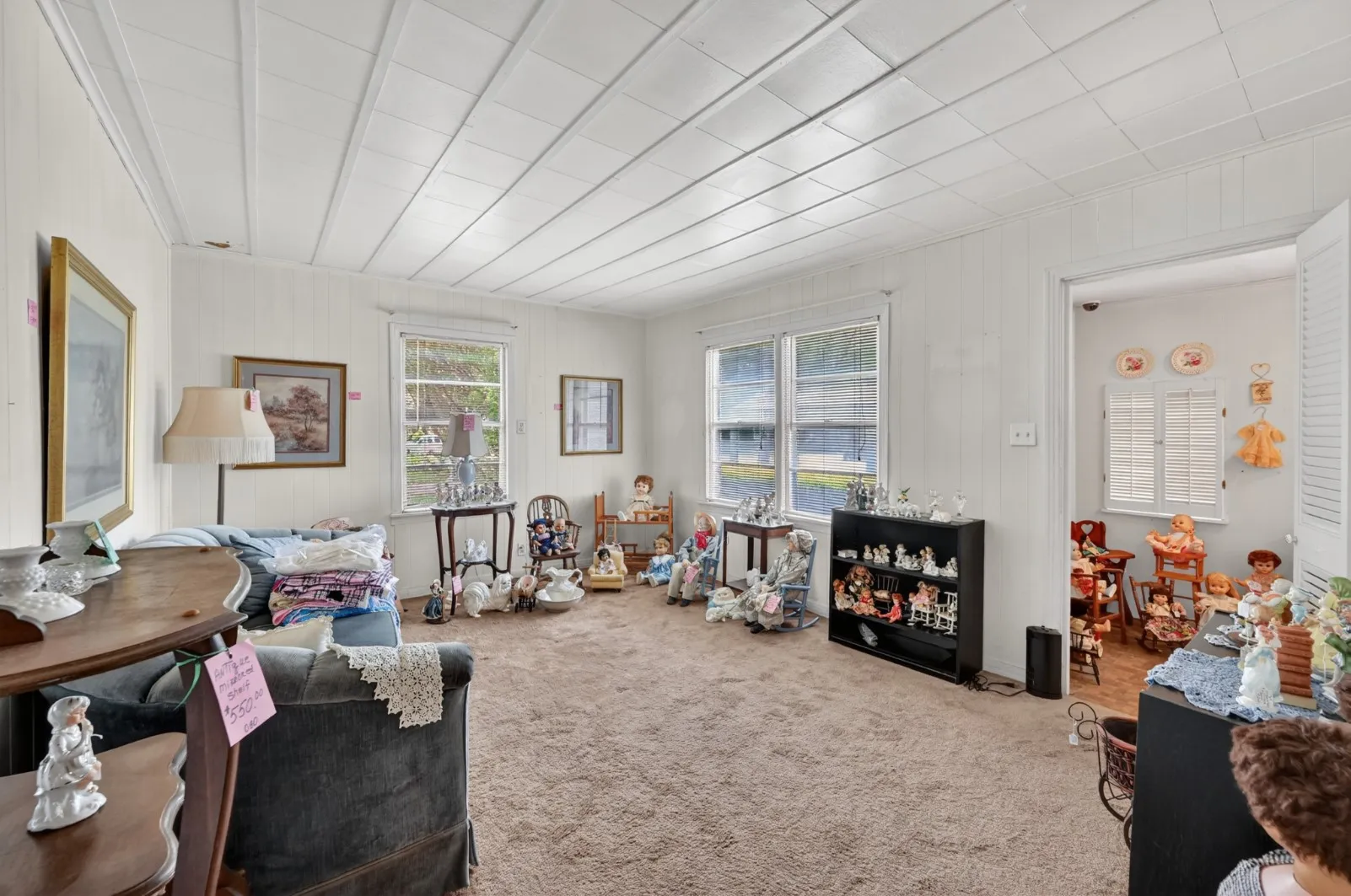 Single Family Residence For Sale in Dallas County , 207 Hood Street, Cedar Hill, Texas 75104, 2 Bedrooms, 1 Bathroom, Garage spaces, 976 Sqft, built in 1954, Preowned, Price $325,000, mls#21261594, Real Estate Agent in Cedar Hill, Homes For Sale in Dallas county, Homes For Sale in Cedar Hill, Realtor in Cedar Hill Texas, Real Estate Brokerage Independent Realty Texas, Luminita Cordes Realtor