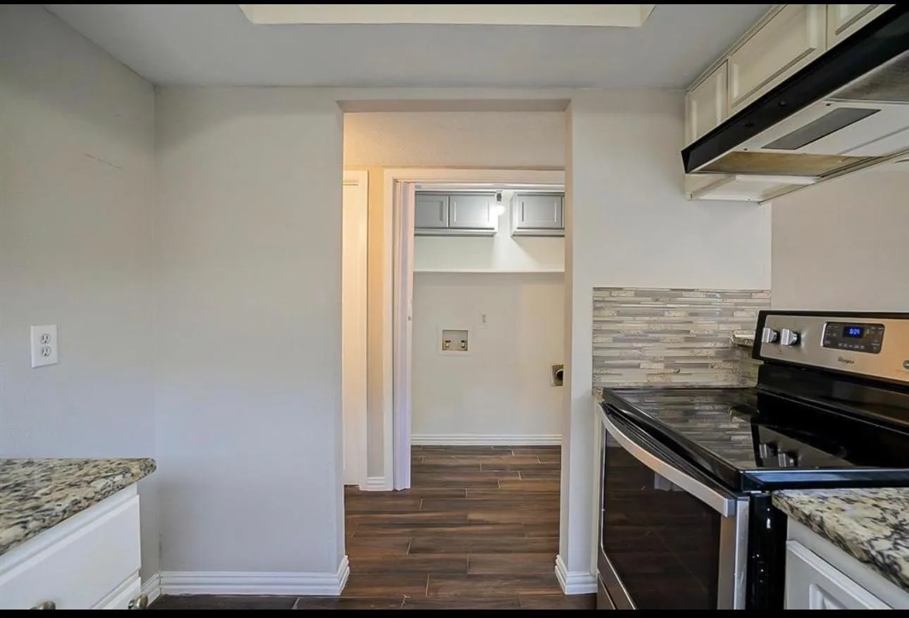 Single Family Residence For Sale in Dallas County , 735 Valiant Circle, Garland, Texas 75043, 3 Bedroom, 2 Bathroom, Garage spaces, 1,472 Sqft, built in 1972, Preowned, Price $200,000, mls#21262008, Real Estate Agent in Garland, Homes For Sale in Dallas county, Homes For Sale in Garland, Realtor in Garland Texas, Real Estate Brokerage Independent Realty Texas, Luminita Cordes Realtor