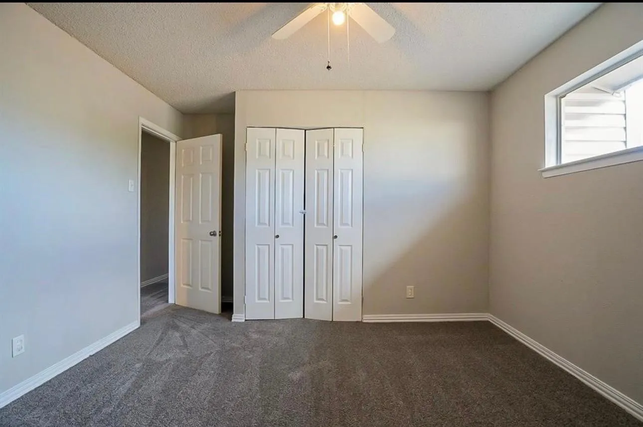 Single Family Residence For Sale in Dallas County , 735 Valiant Circle, Garland, Texas 75043, 3 Bedroom, 2 Bathroom, Garage spaces, 1,472 Sqft, built in 1972, Preowned, Price $200,000, mls#21262008, Real Estate Agent in Garland, Homes For Sale in Dallas county, Homes For Sale in Garland, Realtor in Garland Texas, Real Estate Brokerage Independent Realty Texas, Luminita Cordes Realtor