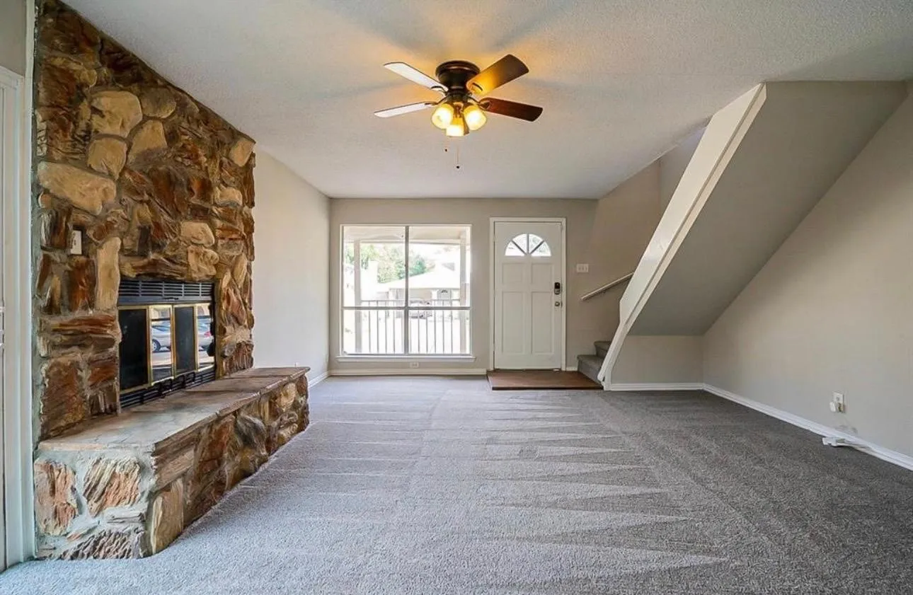 Single Family Residence For Sale in Dallas County , 735 Valiant Circle, Garland, Texas 75043, 3 Bedroom, 2 Bathroom, Garage spaces, 1,472 Sqft, built in 1972, Preowned, Price $200,000, mls#21262008, Real Estate Agent in Garland, Homes For Sale in Dallas county, Homes For Sale in Garland, Realtor in Garland Texas, Real Estate Brokerage Independent Realty Texas, Luminita Cordes Realtor