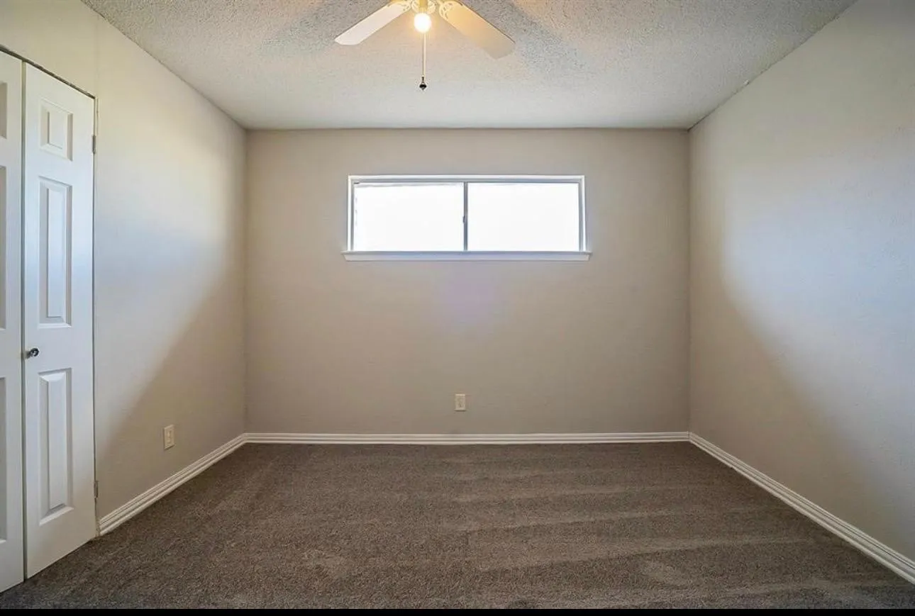 Single Family Residence For Sale in Dallas County , 735 Valiant Circle, Garland, Texas 75043, 3 Bedroom, 2 Bathroom, Garage spaces, 1,472 Sqft, built in 1972, Preowned, Price $200,000, mls#21262008, Real Estate Agent in Garland, Homes For Sale in Dallas county, Homes For Sale in Garland, Realtor in Garland Texas, Real Estate Brokerage Independent Realty Texas, Luminita Cordes Realtor