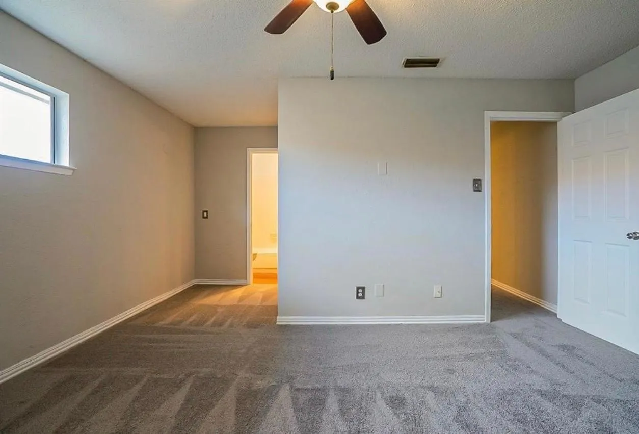 Single Family Residence For Sale in Dallas County , 735 Valiant Circle, Garland, Texas 75043, 3 Bedroom, 2 Bathroom, Garage spaces, 1,472 Sqft, built in 1972, Preowned, Price $200,000, mls#21262008, Real Estate Agent in Garland, Homes For Sale in Dallas county, Homes For Sale in Garland, Realtor in Garland Texas, Real Estate Brokerage Independent Realty Texas, Luminita Cordes Realtor