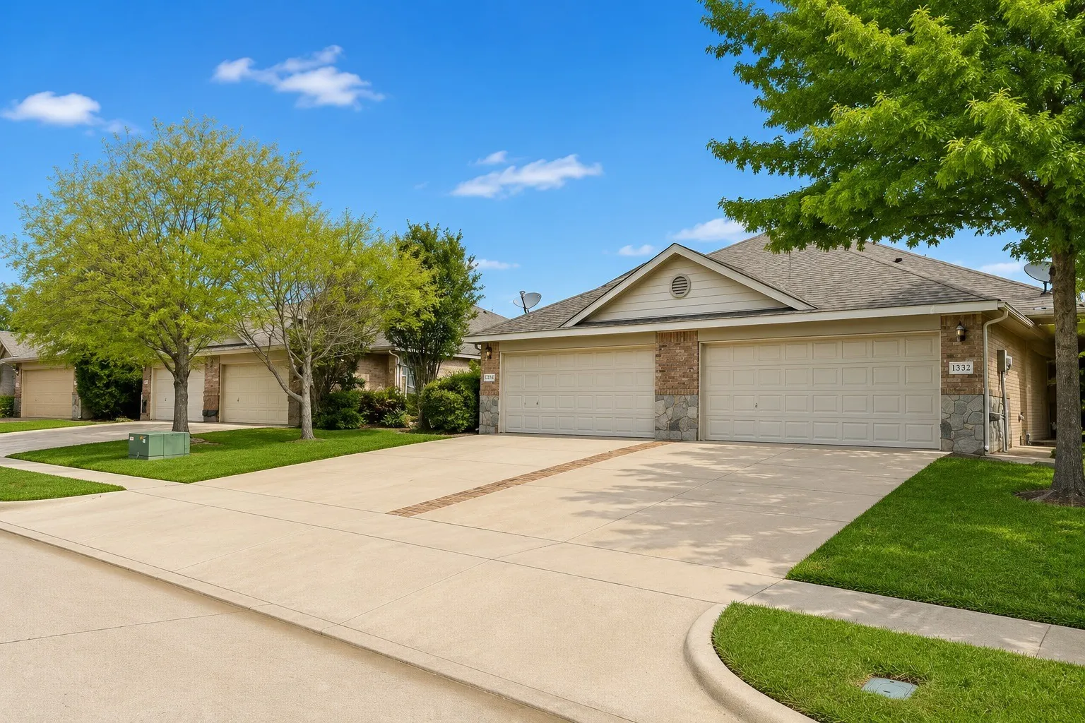 Duplex For Sale in Tarrant County , 1334 Piedmont Drive, Mansfield, Texas 76063, 6 Bedroom, 4 Bathroom, 2 Garage spaces, 2,444 Sqft, built in 2008, mls#21251445, Real Estate Agent in Mansfield, Homes For Sale in Tarrant county, Homes For Sale in Mansfield, Realtor in Mansfield Texas, Real Estate Brokerage Independent Realty Texas, Luminita Cordes Realtor