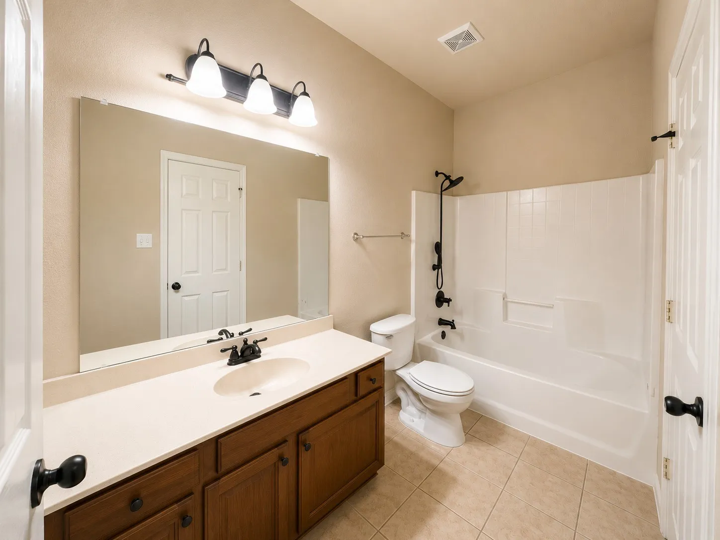 Duplex For Sale in Tarrant County , 1334 Piedmont Drive, Mansfield, Texas 76063, 6 Bedroom, 4 Bathroom, 2 Garage spaces, 2,444 Sqft, built in 2008, mls#21251445, Real Estate Agent in Mansfield, Homes For Sale in Tarrant county, Homes For Sale in Mansfield, Realtor in Mansfield Texas, Real Estate Brokerage Independent Realty Texas, Luminita Cordes Realtor