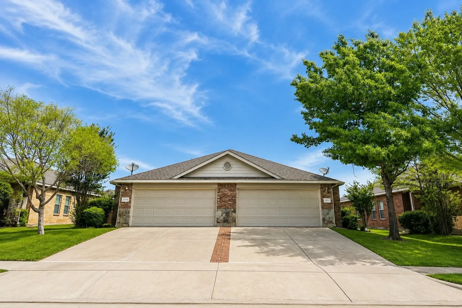 Duplex For Sale in Tarrant County , 1334 Piedmont Drive, Mansfield, Texas 76063, 6 Bedroom, 4 Bathroom, 2 Garage spaces, 2,444 Sqft, built in 2008, mls#21251445, Real Estate Agent in Mansfield, Homes For Sale in Tarrant county, Homes For Sale in Mansfield, Realtor in Mansfield Texas, Real Estate Brokerage Independent Realty Texas, Luminita Cordes Realtor