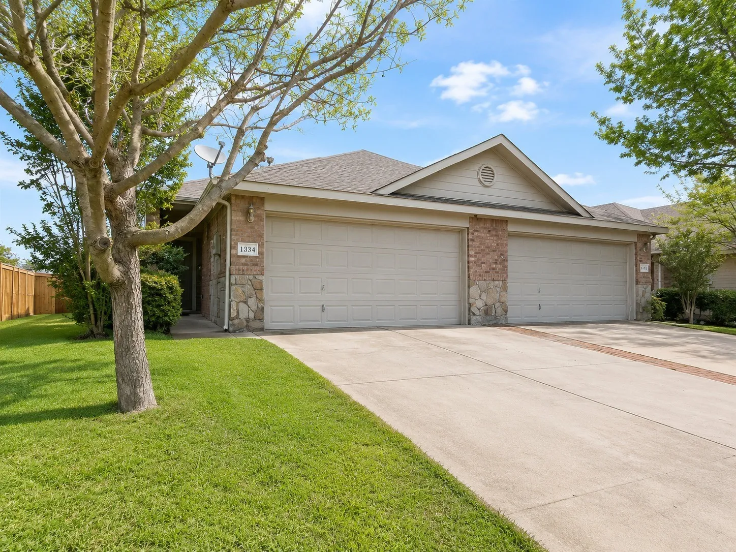 Duplex For Sale in Tarrant County , 1334 Piedmont Drive, Mansfield, Texas 76063, 6 Bedroom, 4 Bathroom, 2 Garage spaces, 2,444 Sqft, built in 2008, mls#21251445, Real Estate Agent in Mansfield, Homes For Sale in Tarrant county, Homes For Sale in Mansfield, Realtor in Mansfield Texas, Real Estate Brokerage Independent Realty Texas, Luminita Cordes Realtor