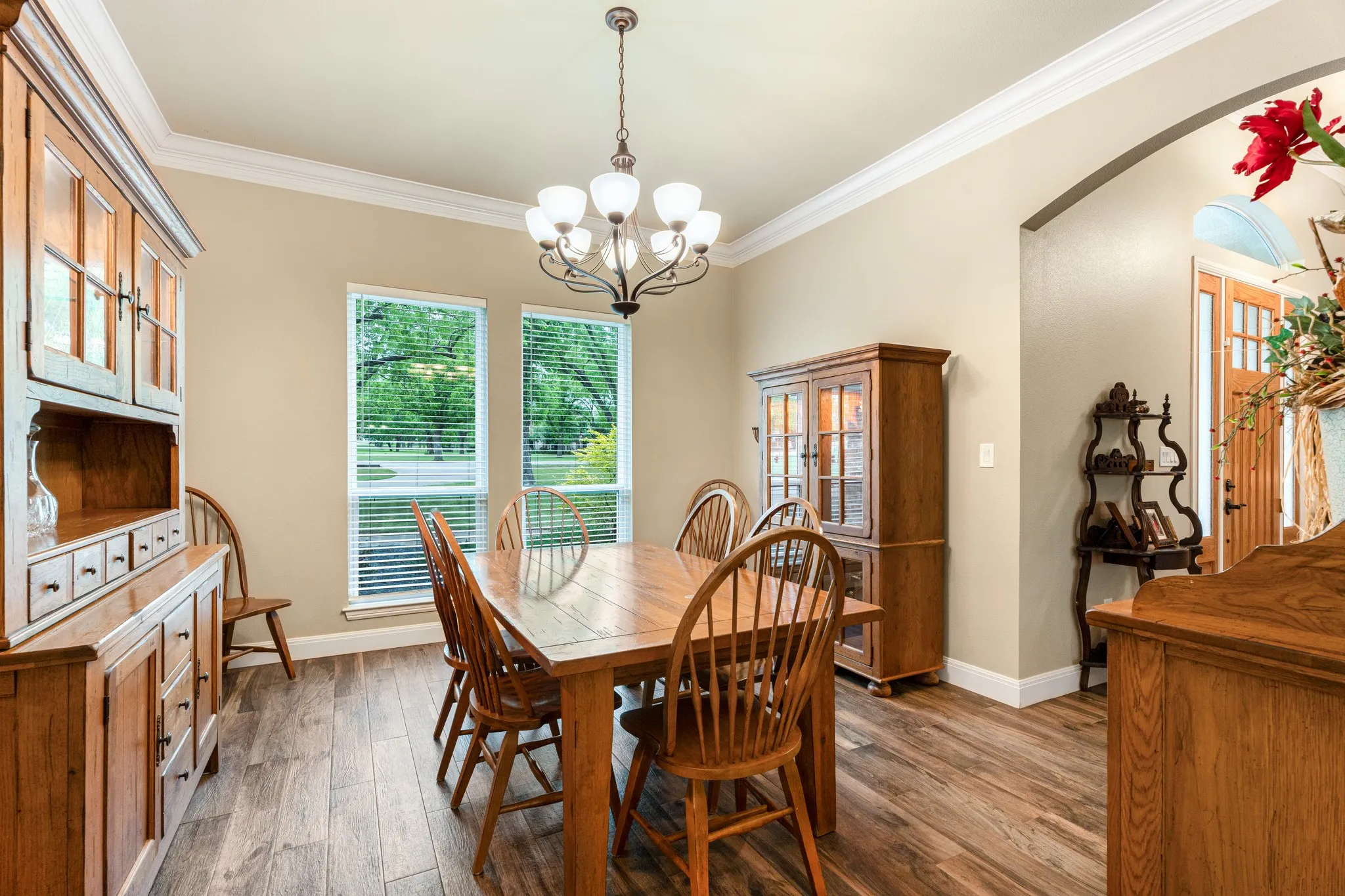 Single Family Residence For Sale in Hood County , 10008 Flight Plan Drive, Granbury, Texas 76049, 4 Bedroom, 3 Bathroom, 3 Garage spaces, 3,195 Sqft, built in 1996, Preowned, mls#21249742, Real Estate Agent in Granbury, Homes For Sale in Hood county, Homes For Sale in Granbury, Realtor in Granbury Texas, Real Estate Brokerage Independent Realty Texas, Luminita Cordes Realtor
