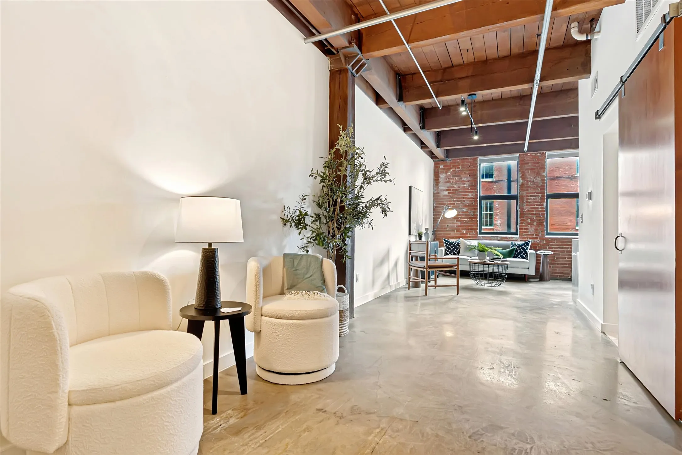 Condominium For Sale in Dallas County , 509 Elm Street 503, Dallas, Texas 75202, 1 Bedroom, 1 Bathroom, Garage spaces, 845 Sqft, built in 1930, Preowned, mls#21258797, Real Estate Agent in Dallas, Homes For Sale in Dallas county, Homes For Sale in Dallas, Realtor in Dallas Texas, Real Estate Brokerage Independent Realty Texas, Luminita Cordes Realtor