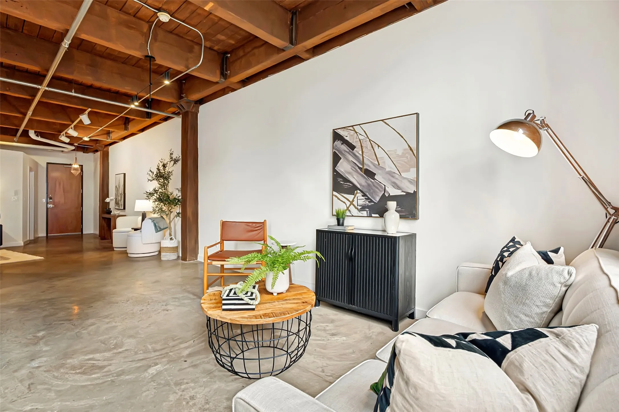 Condominium For Sale in Dallas County , 509 Elm Street 503, Dallas, Texas 75202, 1 Bedroom, 1 Bathroom, Garage spaces, 845 Sqft, built in 1930, Preowned, mls#21258797, Real Estate Agent in Dallas, Homes For Sale in Dallas county, Homes For Sale in Dallas, Realtor in Dallas Texas, Real Estate Brokerage Independent Realty Texas, Luminita Cordes Realtor