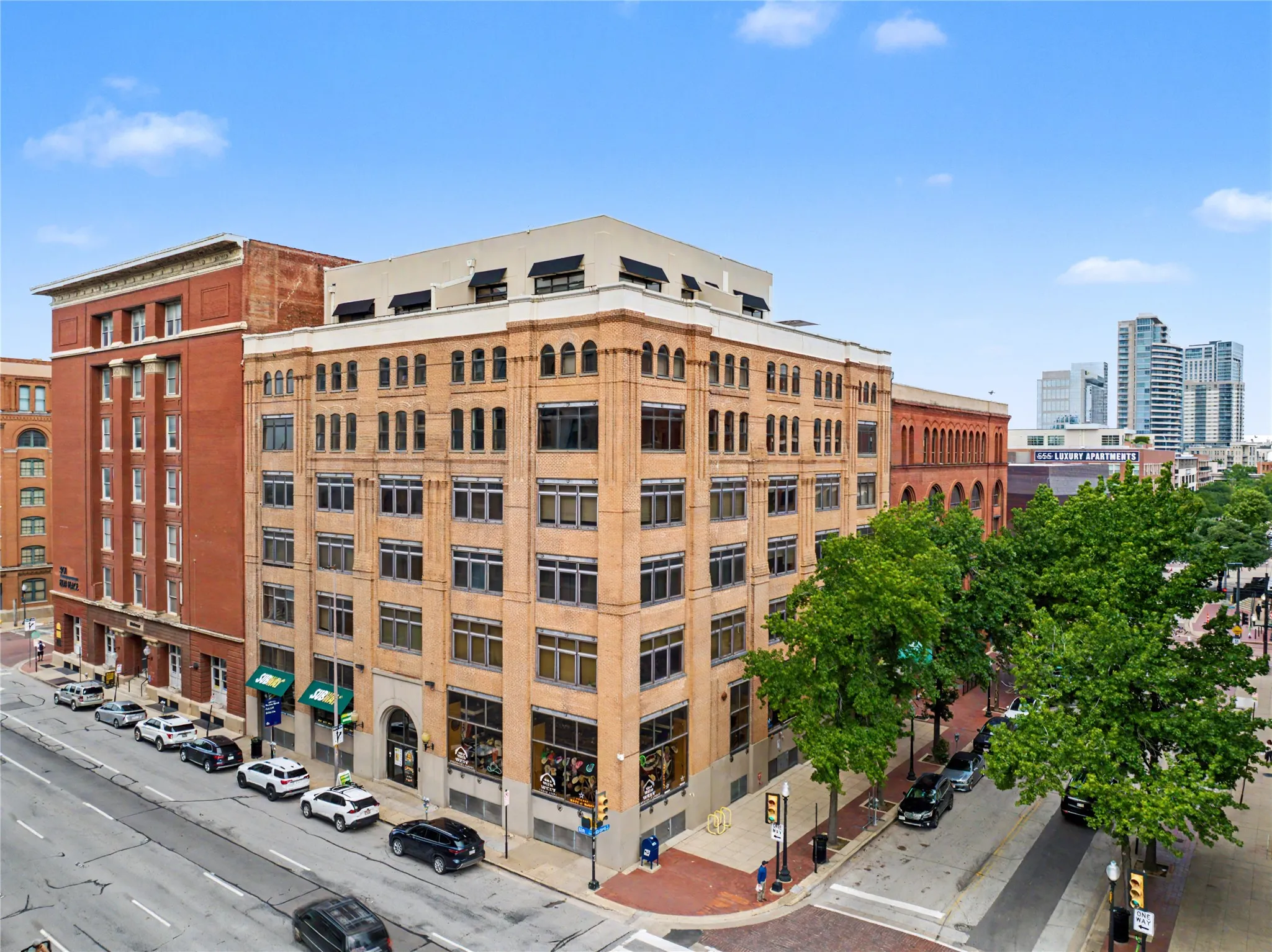 Condominium For Sale in Dallas County , 509 Elm Street 503, Dallas, Texas 75202, 1 Bedroom, 1 Bathroom, Garage spaces, 845 Sqft, built in 1930, Preowned, mls#21258797, Real Estate Agent in Dallas, Homes For Sale in Dallas county, Homes For Sale in Dallas, Realtor in Dallas Texas, Real Estate Brokerage Independent Realty Texas, Luminita Cordes Realtor
