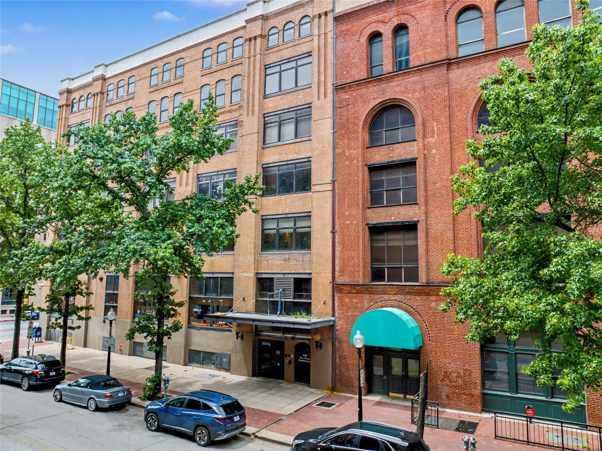 Condominium For Sale in Dallas County , 509 Elm Street 503, Dallas, Texas 75202, 1 Bedroom, 1 Bathroom, Garage spaces, 845 Sqft, built in 1930, Preowned, mls#21258797, Real Estate Agent in Dallas, Homes For Sale in Dallas county, Homes For Sale in Dallas, Realtor in Dallas Texas, Real Estate Brokerage Independent Realty Texas, Luminita Cordes Realtor