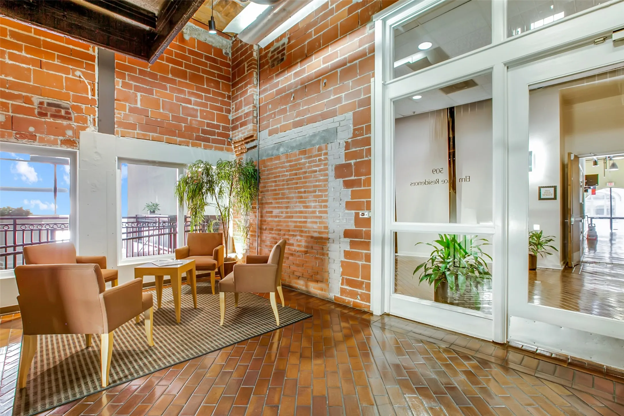 Condominium For Sale in Dallas County , 509 Elm Street 503, Dallas, Texas 75202, 1 Bedroom, 1 Bathroom, Garage spaces, 845 Sqft, built in 1930, Preowned, mls#21258797, Real Estate Agent in Dallas, Homes For Sale in Dallas county, Homes For Sale in Dallas, Realtor in Dallas Texas, Real Estate Brokerage Independent Realty Texas, Luminita Cordes Realtor