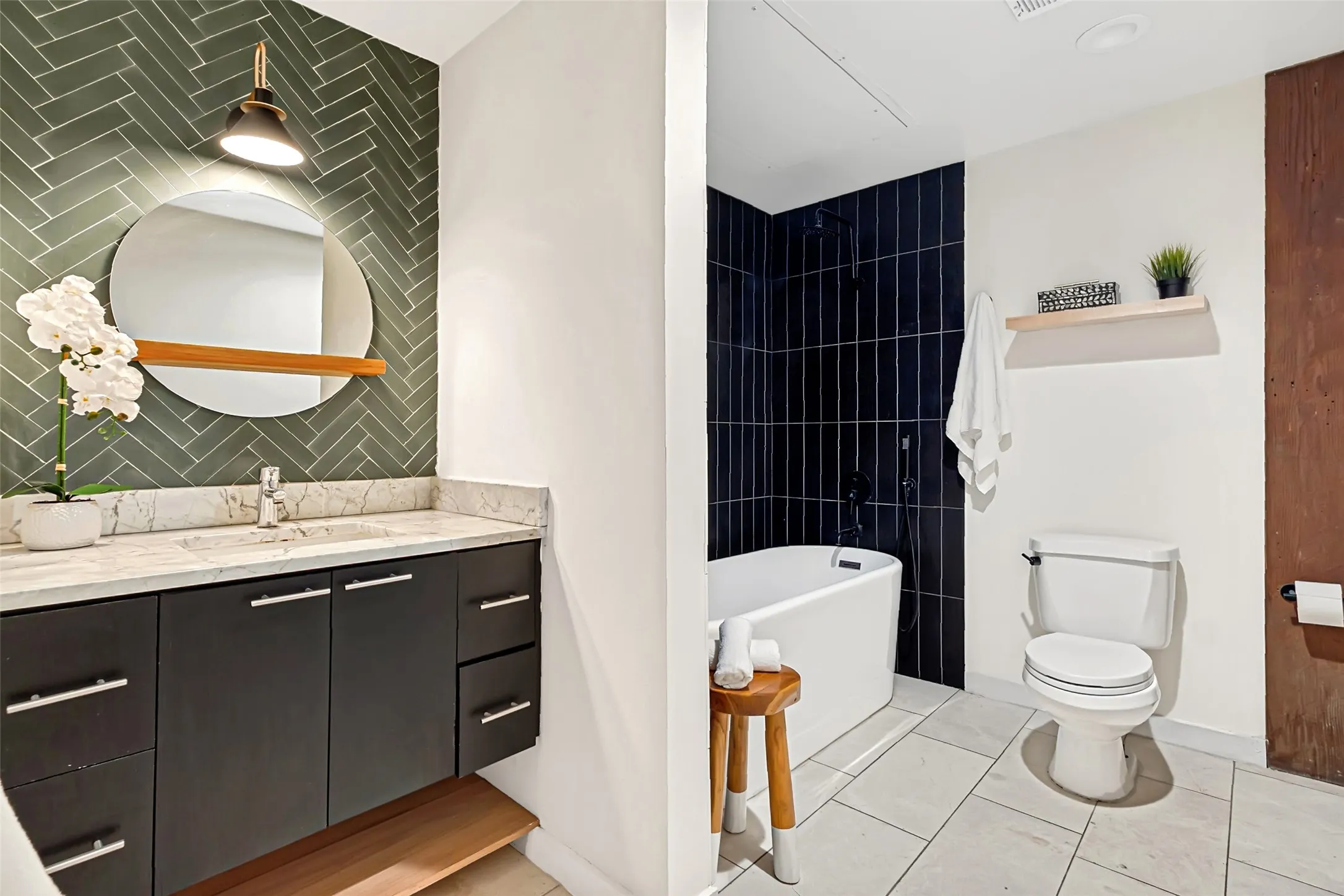 Condominium For Sale in Dallas County , 509 Elm Street 503, Dallas, Texas 75202, 1 Bedroom, 1 Bathroom, Garage spaces, 845 Sqft, built in 1930, Preowned, mls#21258797, Real Estate Agent in Dallas, Homes For Sale in Dallas county, Homes For Sale in Dallas, Realtor in Dallas Texas, Real Estate Brokerage Independent Realty Texas, Luminita Cordes Realtor