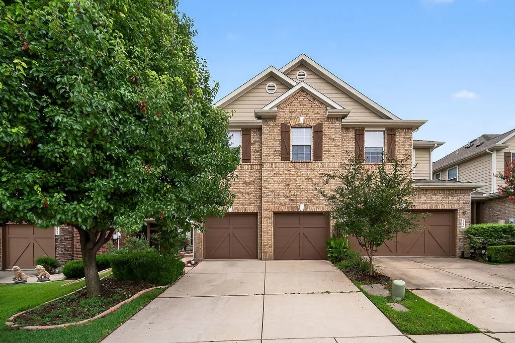 Townhouse For Sale in Collin County , 2240 Oklahoma Avenue, Plano, Texas 75074, 3 Bedroom, 3 Bathroom, 2 Garage spaces, 1,692 Sqft, built in 2008, Preowned, Price $399,000, mls#21253836, Real Estate Agent in Plano, Homes For Sale in Collin county, Homes For Sale in Plano, Realtor in Plano Texas, Real Estate Brokerage Independent Realty Texas, Luminita Cordes Realtor
