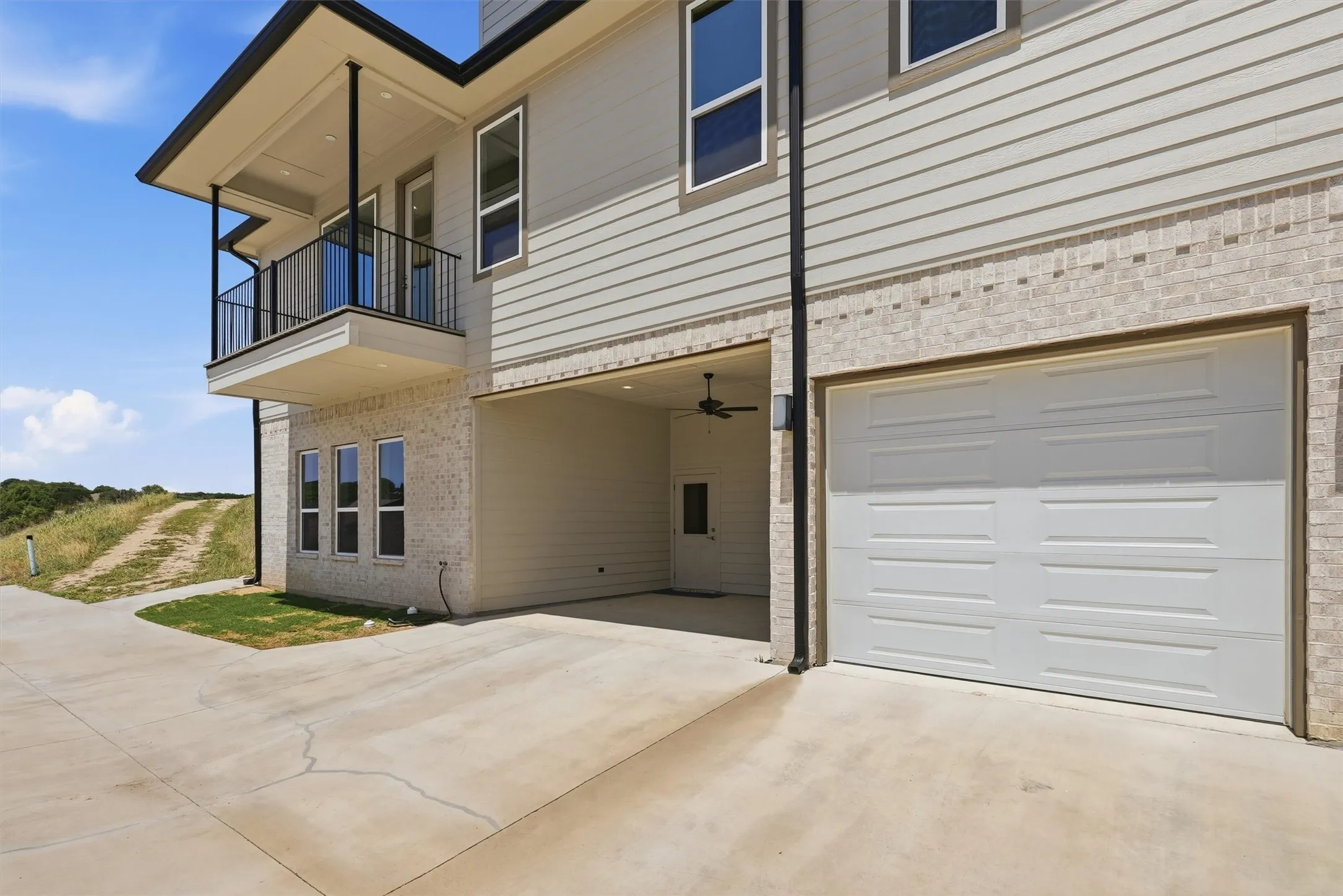Townhouse For Sale in Hood County , 5126 Country Club Drive, Granbury, Texas 76049, 4 Bedroom, 4 Bathroom, 3 Garage spaces, 3,060 Sqft, built in 2026, New Construction - Complete, mls#21260083, Real Estate Agent in Granbury, Homes For Sale in Hood county, Homes For Sale in Granbury, Realtor in Granbury Texas, Real Estate Brokerage Independent Realty Texas, Luminita Cordes Realtor