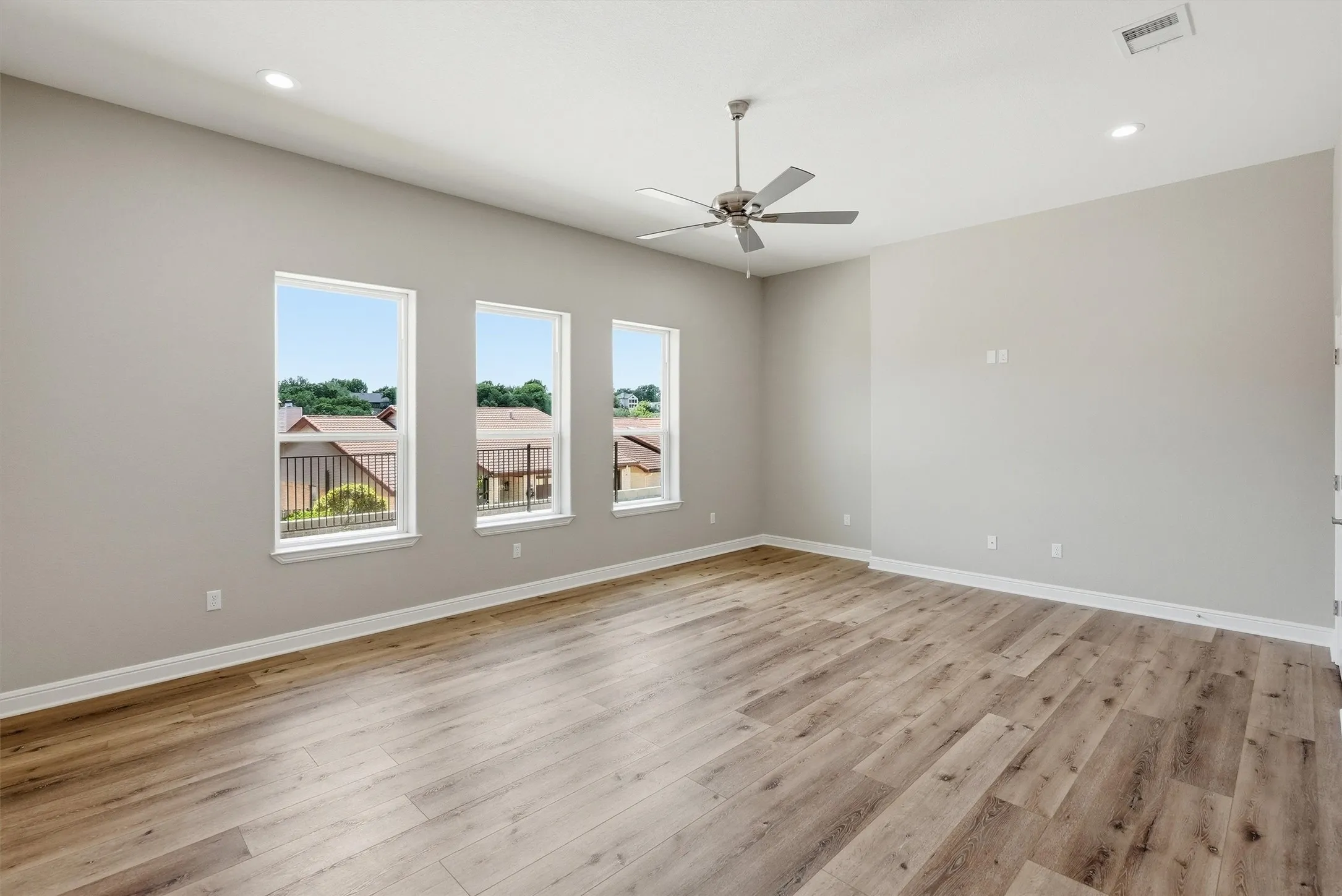 Townhouse For Sale in Hood County , 5126 Country Club Drive, Granbury, Texas 76049, 4 Bedroom, 4 Bathroom, 3 Garage spaces, 3,060 Sqft, built in 2026, New Construction - Complete, mls#21260083, Real Estate Agent in Granbury, Homes For Sale in Hood county, Homes For Sale in Granbury, Realtor in Granbury Texas, Real Estate Brokerage Independent Realty Texas, Luminita Cordes Realtor