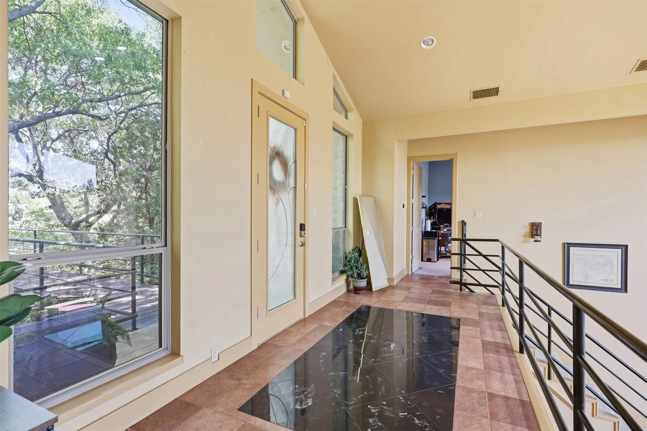 Single Family Residence For Sale in Hood County , 1911 Wigeon Street, Granbury, Texas 76049, 3 Bedroom, 4 Bathroom, 2 Garage spaces, 2,504 Sqft, built in 2004, mls#21261671, Real Estate Agent in Granbury, Homes For Sale in Hood county, Homes For Sale in Granbury, Realtor in Granbury Texas, Real Estate Brokerage Independent Realty Texas, Luminita Cordes Realtor