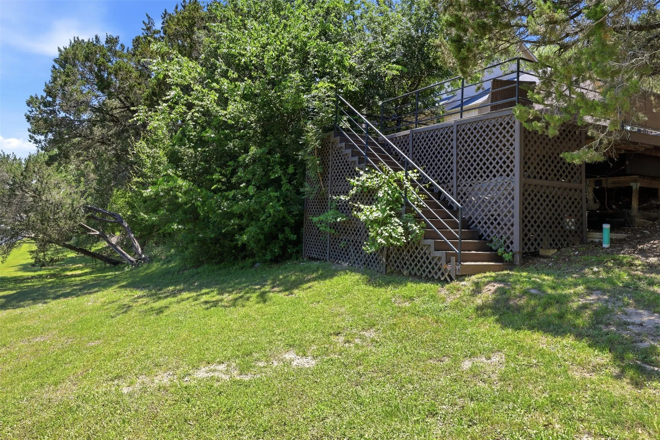 Single Family Residence For Sale in Hood County , 1911 Wigeon Street, Granbury, Texas 76049, 3 Bedroom, 4 Bathroom, 2 Garage spaces, 2,504 Sqft, built in 2004, mls#21261671, Real Estate Agent in Granbury, Homes For Sale in Hood county, Homes For Sale in Granbury, Realtor in Granbury Texas, Real Estate Brokerage Independent Realty Texas, Luminita Cordes Realtor
