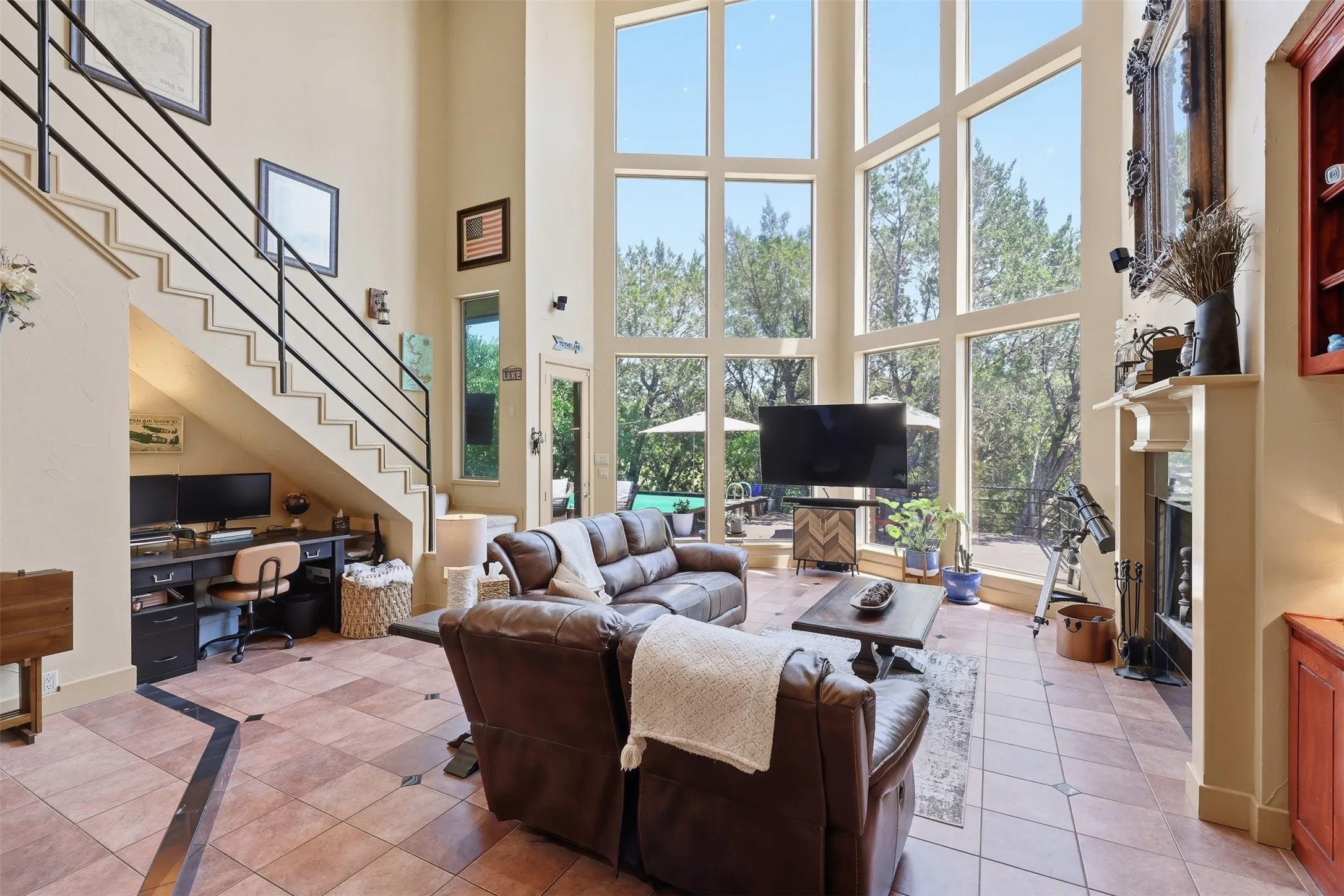 Single Family Residence For Sale in Hood County , 1911 Wigeon Street, Granbury, Texas 76049, 3 Bedroom, 4 Bathroom, 2 Garage spaces, 2,504 Sqft, built in 2004, mls#21261671, Real Estate Agent in Granbury, Homes For Sale in Hood county, Homes For Sale in Granbury, Realtor in Granbury Texas, Real Estate Brokerage Independent Realty Texas, Luminita Cordes Realtor