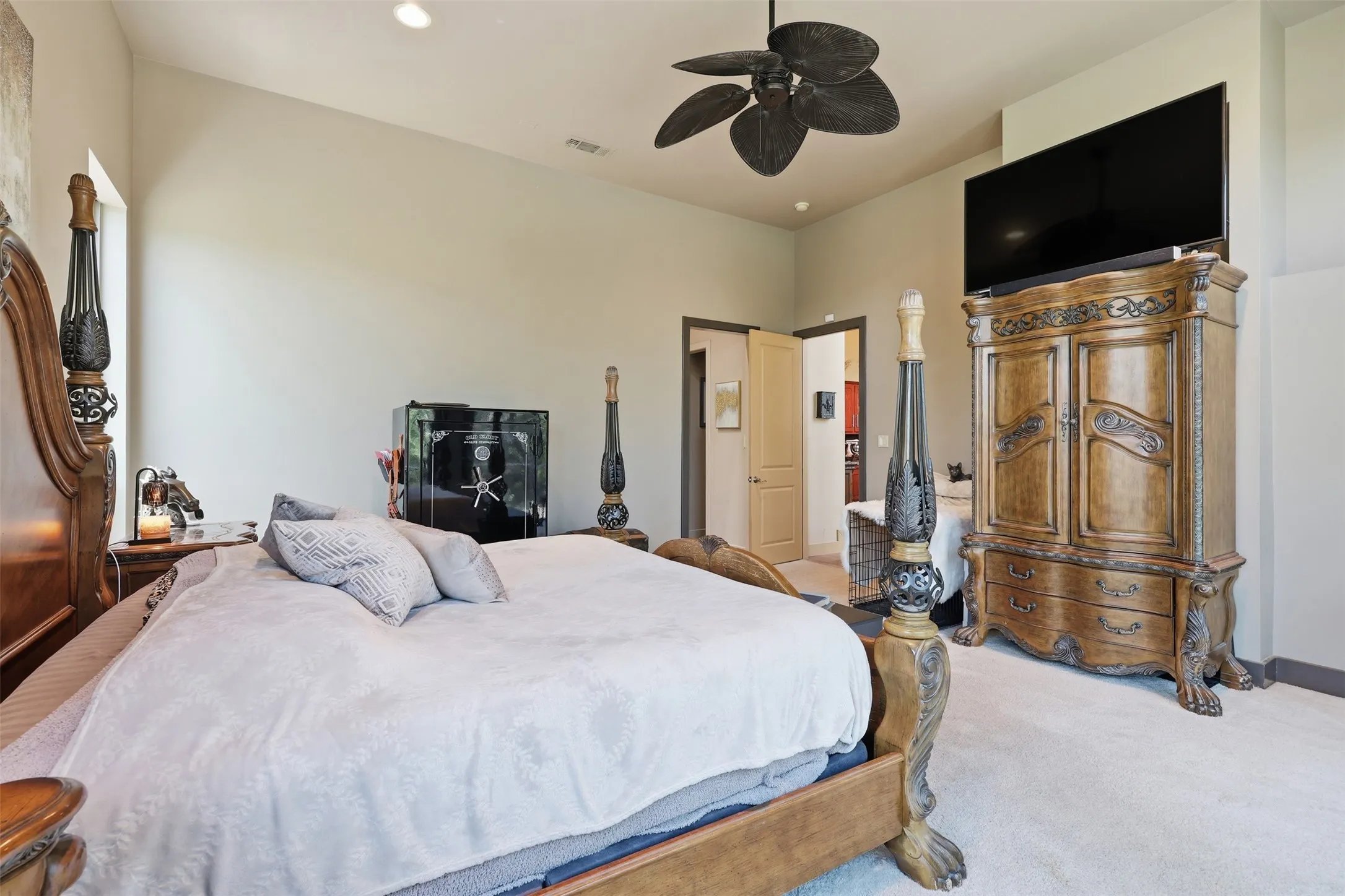 Single Family Residence For Sale in Hood County , 1911 Wigeon Street, Granbury, Texas 76049, 3 Bedroom, 4 Bathroom, 2 Garage spaces, 2,504 Sqft, built in 2004, mls#21261671, Real Estate Agent in Granbury, Homes For Sale in Hood county, Homes For Sale in Granbury, Realtor in Granbury Texas, Real Estate Brokerage Independent Realty Texas, Luminita Cordes Realtor