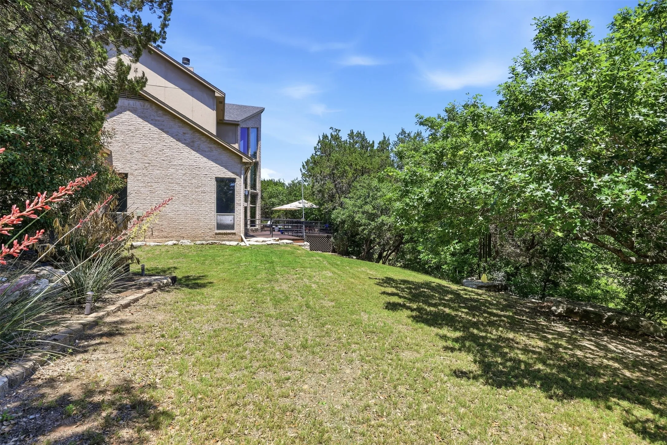 Single Family Residence For Sale in Hood County , 1911 Wigeon Street, Granbury, Texas 76049, 3 Bedroom, 4 Bathroom, 2 Garage spaces, 2,504 Sqft, built in 2004, mls#21261671, Real Estate Agent in Granbury, Homes For Sale in Hood county, Homes For Sale in Granbury, Realtor in Granbury Texas, Real Estate Brokerage Independent Realty Texas, Luminita Cordes Realtor