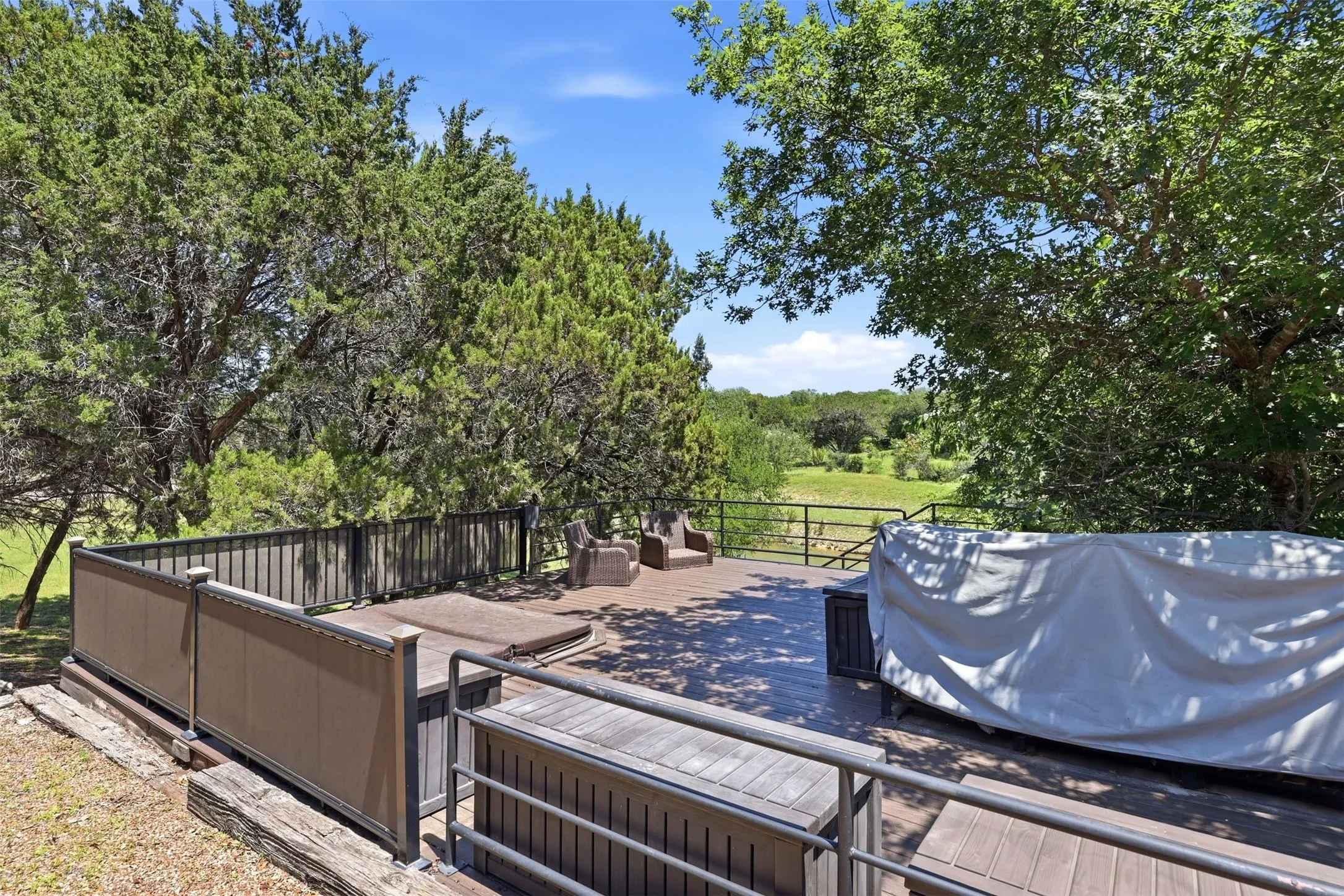Single Family Residence For Sale in Hood County , 1911 Wigeon Street, Granbury, Texas 76049, 3 Bedroom, 4 Bathroom, 2 Garage spaces, 2,504 Sqft, built in 2004, mls#21261671, Real Estate Agent in Granbury, Homes For Sale in Hood county, Homes For Sale in Granbury, Realtor in Granbury Texas, Real Estate Brokerage Independent Realty Texas, Luminita Cordes Realtor