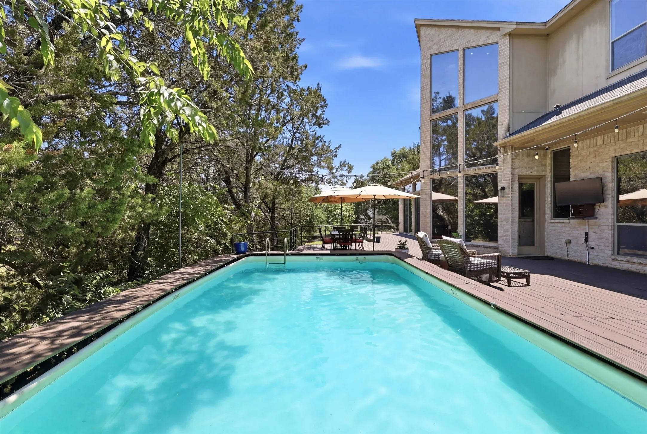 Single Family Residence For Sale in Hood County , 1911 Wigeon Street, Granbury, Texas 76049, 3 Bedroom, 4 Bathroom, 2 Garage spaces, 2,504 Sqft, built in 2004, mls#21261671, Real Estate Agent in Granbury, Homes For Sale in Hood county, Homes For Sale in Granbury, Realtor in Granbury Texas, Real Estate Brokerage Independent Realty Texas, Luminita Cordes Realtor