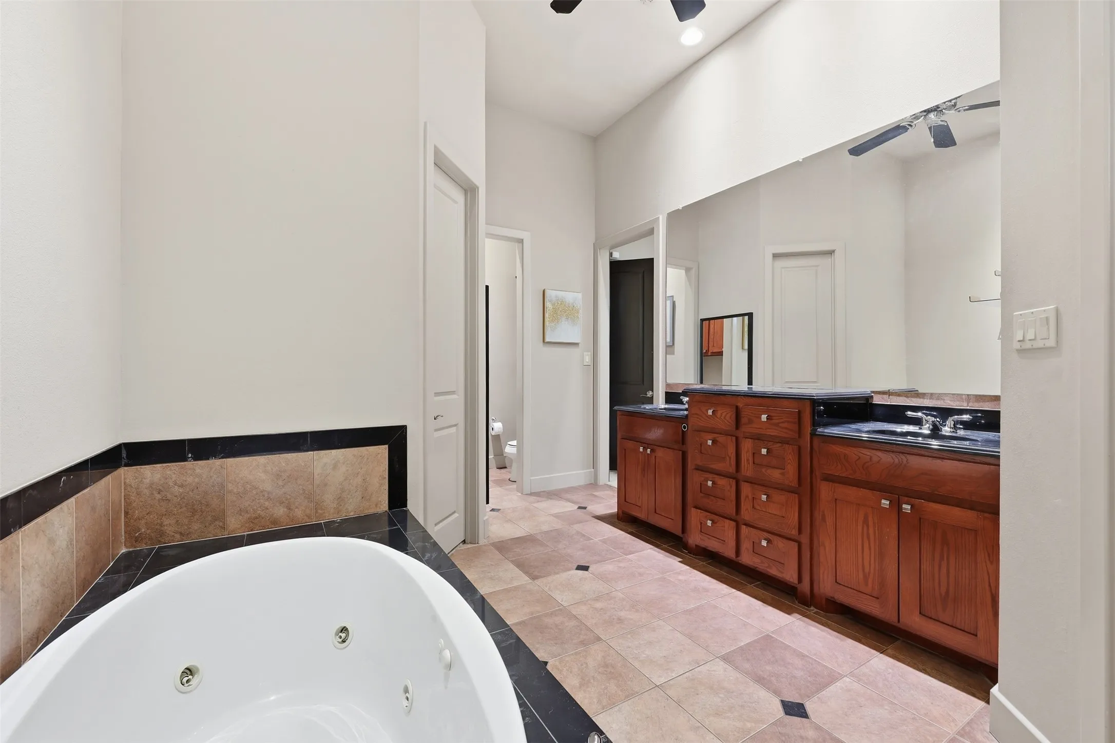 Single Family Residence For Sale in Hood County , 1911 Wigeon Street, Granbury, Texas 76049, 3 Bedroom, 4 Bathroom, 2 Garage spaces, 2,504 Sqft, built in 2004, mls#21261671, Real Estate Agent in Granbury, Homes For Sale in Hood county, Homes For Sale in Granbury, Realtor in Granbury Texas, Real Estate Brokerage Independent Realty Texas, Luminita Cordes Realtor