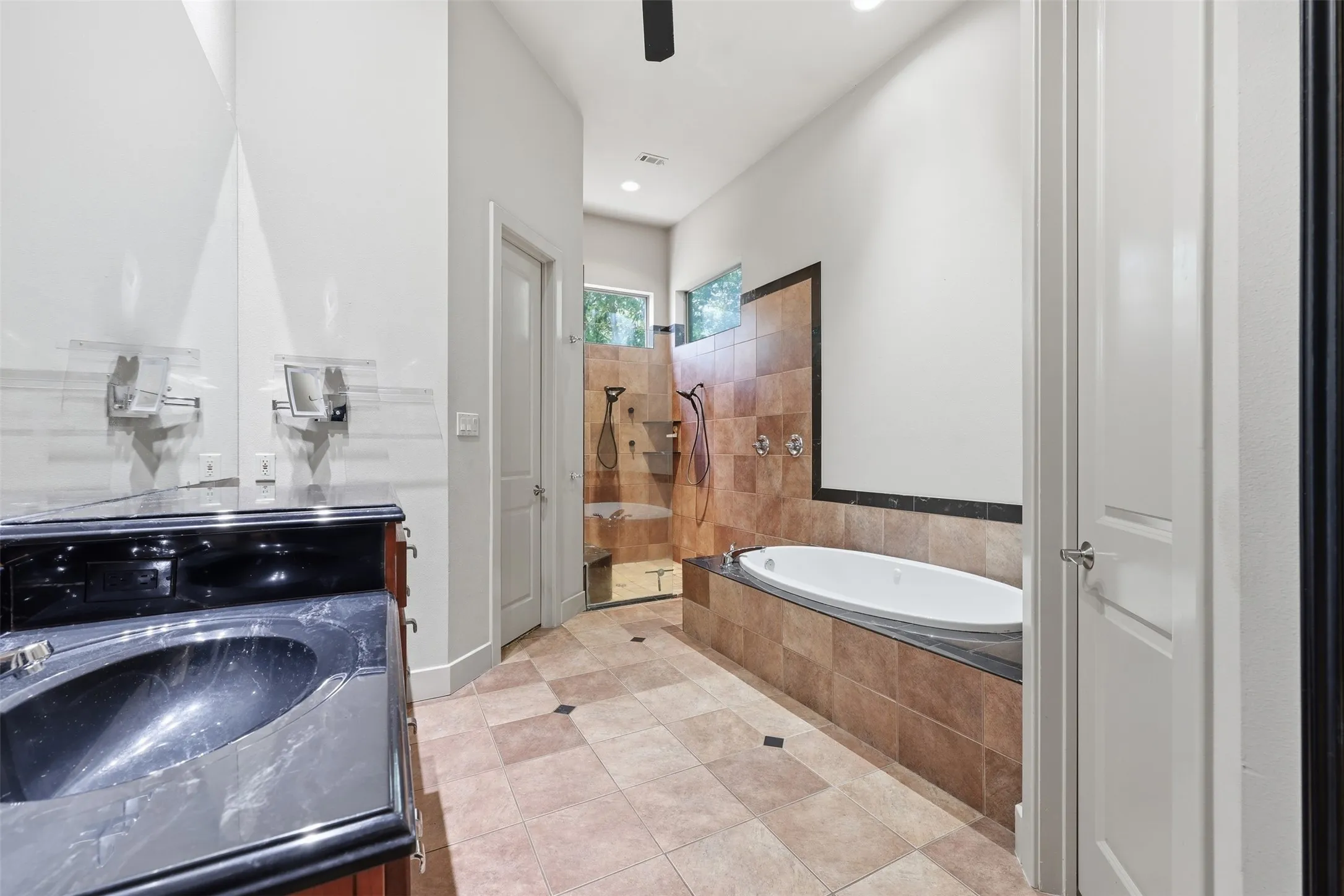 Single Family Residence For Sale in Hood County , 1911 Wigeon Street, Granbury, Texas 76049, 3 Bedroom, 4 Bathroom, 2 Garage spaces, 2,504 Sqft, built in 2004, mls#21261671, Real Estate Agent in Granbury, Homes For Sale in Hood county, Homes For Sale in Granbury, Realtor in Granbury Texas, Real Estate Brokerage Independent Realty Texas, Luminita Cordes Realtor