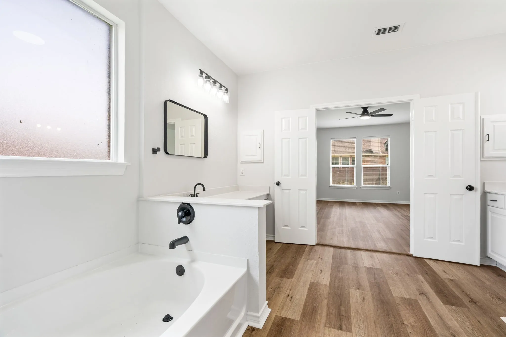 Single Family Residence For Sale in Dallas County , 1738 Rock Ridge Drive, Cedar Hill, Texas 75104, 5 Bedrooms, 4 Bathrooms, 2 Garage spaces, 4,106 Sqft, built in 2006, Price $475,000, mls#21260818, Real Estate Agent in Cedar Hill, Homes For Sale in Dallas county, Homes For Sale in Cedar Hill, Realtor in Cedar Hill Texas, Real Estate Brokerage Independent Realty Texas, Luminita Cordes Realtor