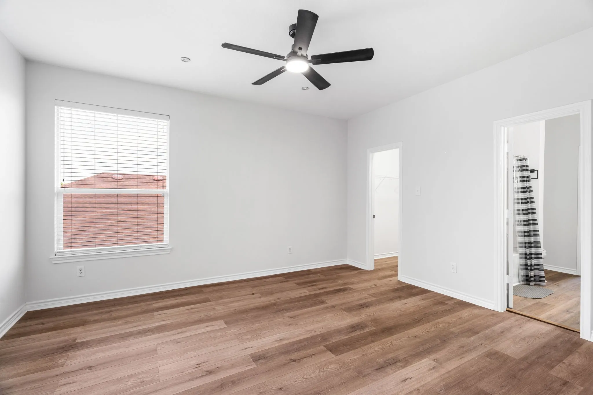 Single Family Residence For Sale in Dallas County , 1738 Rock Ridge Drive, Cedar Hill, Texas 75104, 5 Bedrooms, 4 Bathrooms, 2 Garage spaces, 4,106 Sqft, built in 2006, Price $475,000, mls#21260818, Real Estate Agent in Cedar Hill, Homes For Sale in Dallas county, Homes For Sale in Cedar Hill, Realtor in Cedar Hill Texas, Real Estate Brokerage Independent Realty Texas, Luminita Cordes Realtor