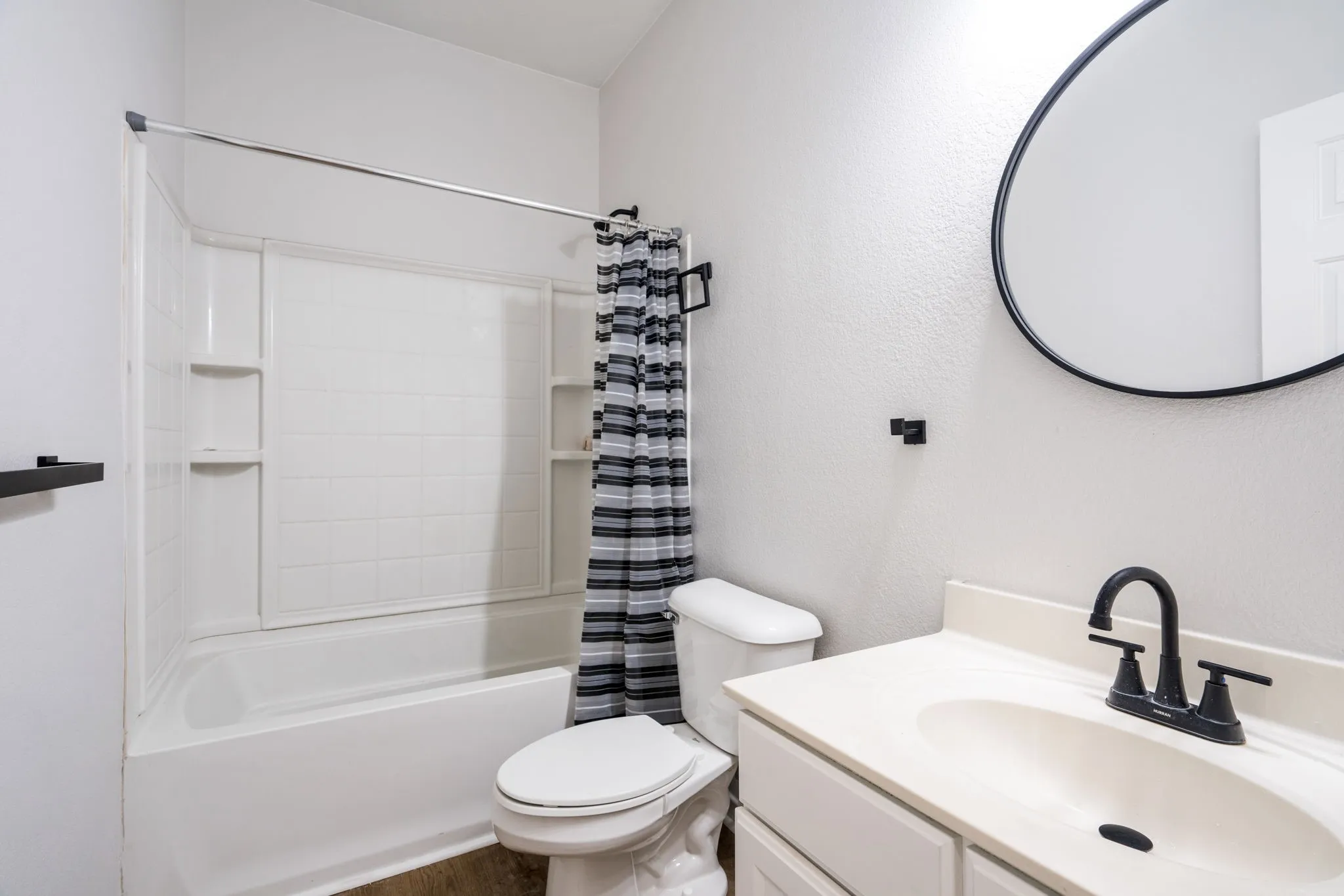 Single Family Residence For Sale in Dallas County , 1738 Rock Ridge Drive, Cedar Hill, Texas 75104, 5 Bedrooms, 4 Bathrooms, 2 Garage spaces, 4,106 Sqft, built in 2006, Price $475,000, mls#21260818, Real Estate Agent in Cedar Hill, Homes For Sale in Dallas county, Homes For Sale in Cedar Hill, Realtor in Cedar Hill Texas, Real Estate Brokerage Independent Realty Texas, Luminita Cordes Realtor