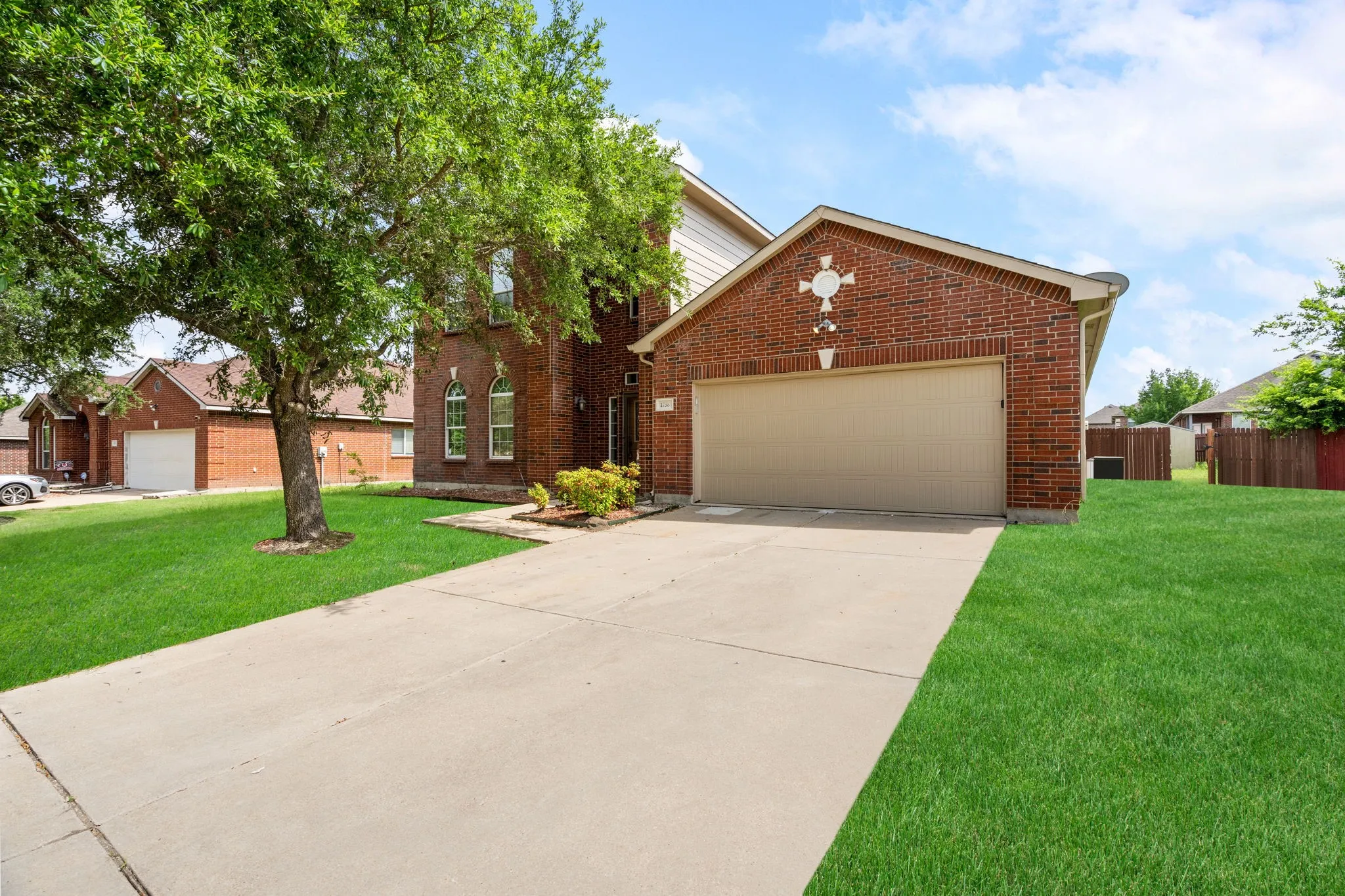 Single Family Residence For Sale in Dallas County , 1738 Rock Ridge Drive, Cedar Hill, Texas 75104, 5 Bedrooms, 4 Bathrooms, 2 Garage spaces, 4,106 Sqft, built in 2006, Price $475,000, mls#21260818, Real Estate Agent in Cedar Hill, Homes For Sale in Dallas county, Homes For Sale in Cedar Hill, Realtor in Cedar Hill Texas, Real Estate Brokerage Independent Realty Texas, Luminita Cordes Realtor