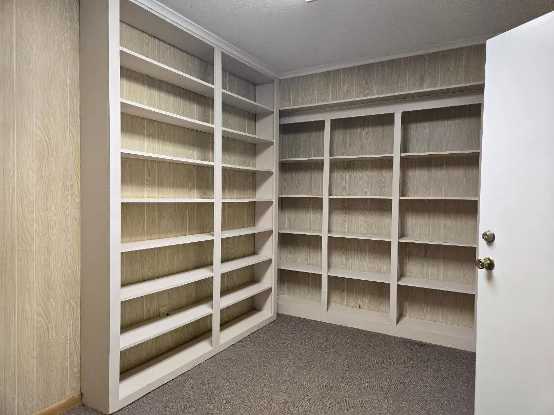 Business For Rent in Navarro County , 417 W Collin Street, Corsicana, Texas 75110, 0, 0, Garage spaces, 0 Sqft, built in 1975, Preowned, Price $1,100, mls#21262150, Real Estate Agent in Corsicana, Homes For Rent in Navarro county, Homes For Rent in Corsicana, Realtor in Corsicana Texas, Real Estate Brokerage Independent Realty Texas, Luminita Cordes Realtor