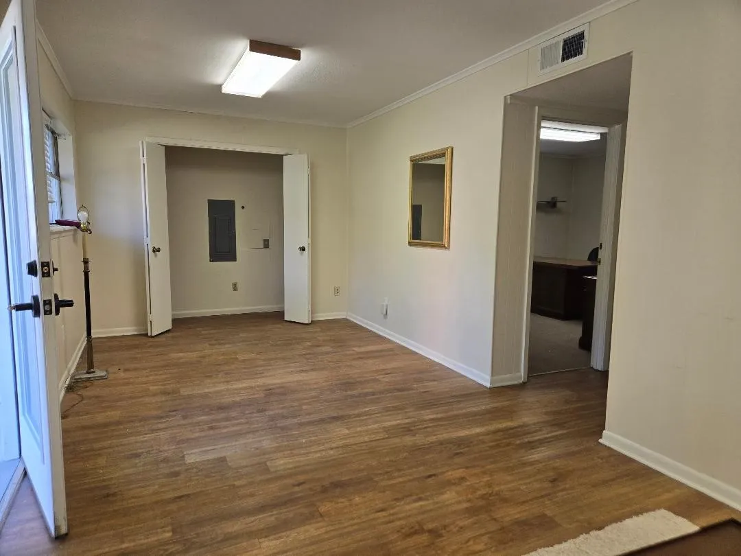 Business For Rent in Navarro County , 417 W Collin Street, Corsicana, Texas 75110, 0, 0, Garage spaces, 0 Sqft, built in 1975, Preowned, Price $1,100, mls#21262150, Real Estate Agent in Corsicana, Homes For Rent in Navarro county, Homes For Rent in Corsicana, Realtor in Corsicana Texas, Real Estate Brokerage Independent Realty Texas, Luminita Cordes Realtor