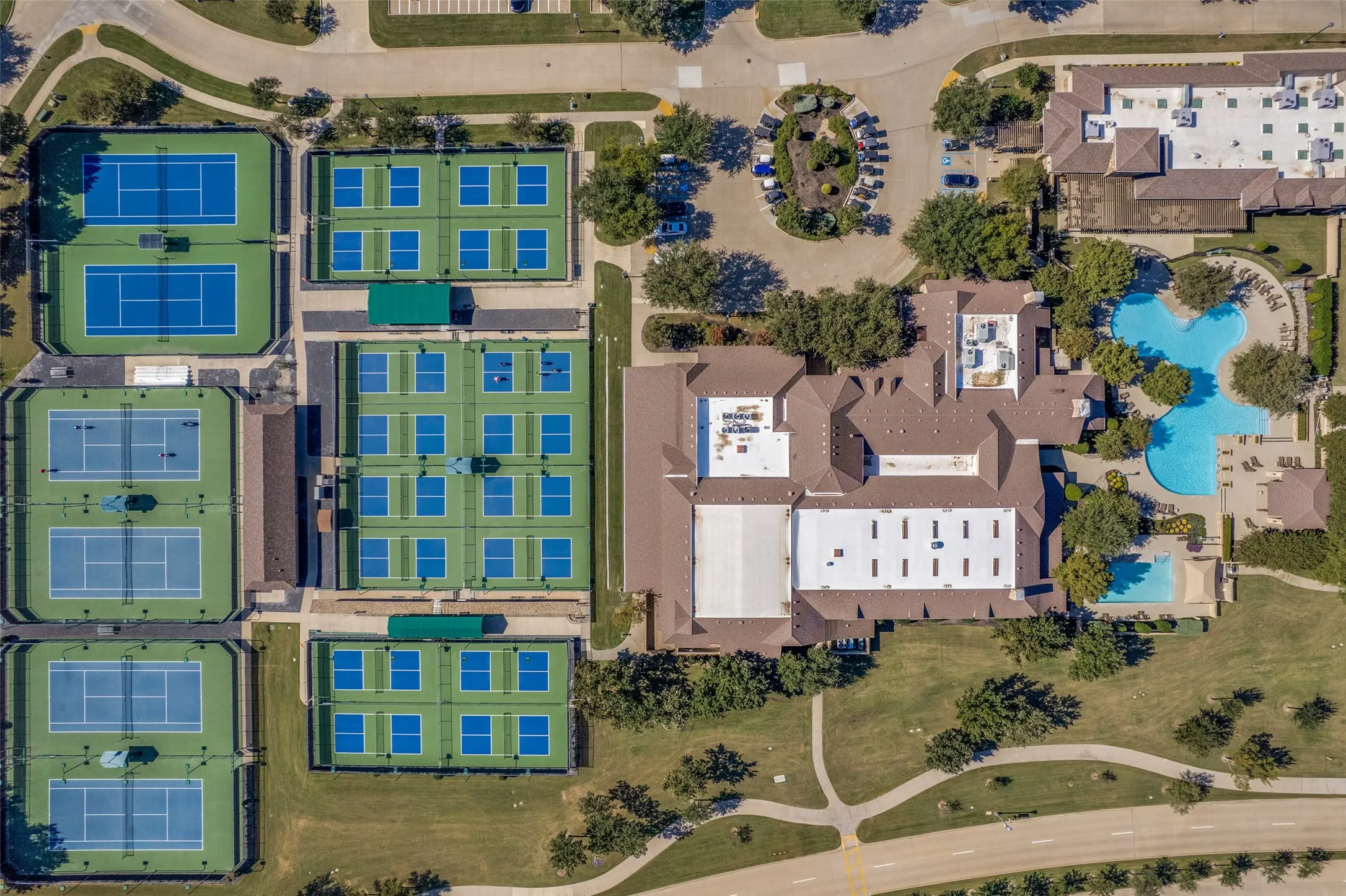 Single Family Residence For Sale in Denton County , 11009 Southerland Drive, Denton, Texas 76207, 2 Bedroom, 2 Bathroom, 2 Garage spaces, 1,586 Sqft, built in 2005, mls#21261752, Real Estate Agent in Denton, Homes For Sale in Denton county, Homes For Sale in Denton, Realtor in Denton Texas, Real Estate Brokerage Independent Realty Texas, Luminita Cordes Realtor