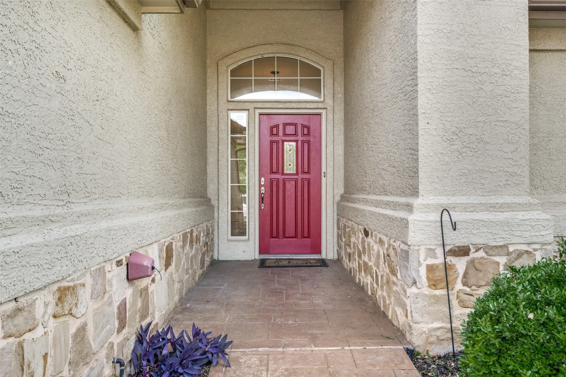 Single Family Residence For Sale in Denton County , 11009 Southerland Drive, Denton, Texas 76207, 2 Bedroom, 2 Bathroom, 2 Garage spaces, 1,586 Sqft, built in 2005, mls#21261752, Real Estate Agent in Denton, Homes For Sale in Denton county, Homes For Sale in Denton, Realtor in Denton Texas, Real Estate Brokerage Independent Realty Texas, Luminita Cordes Realtor
