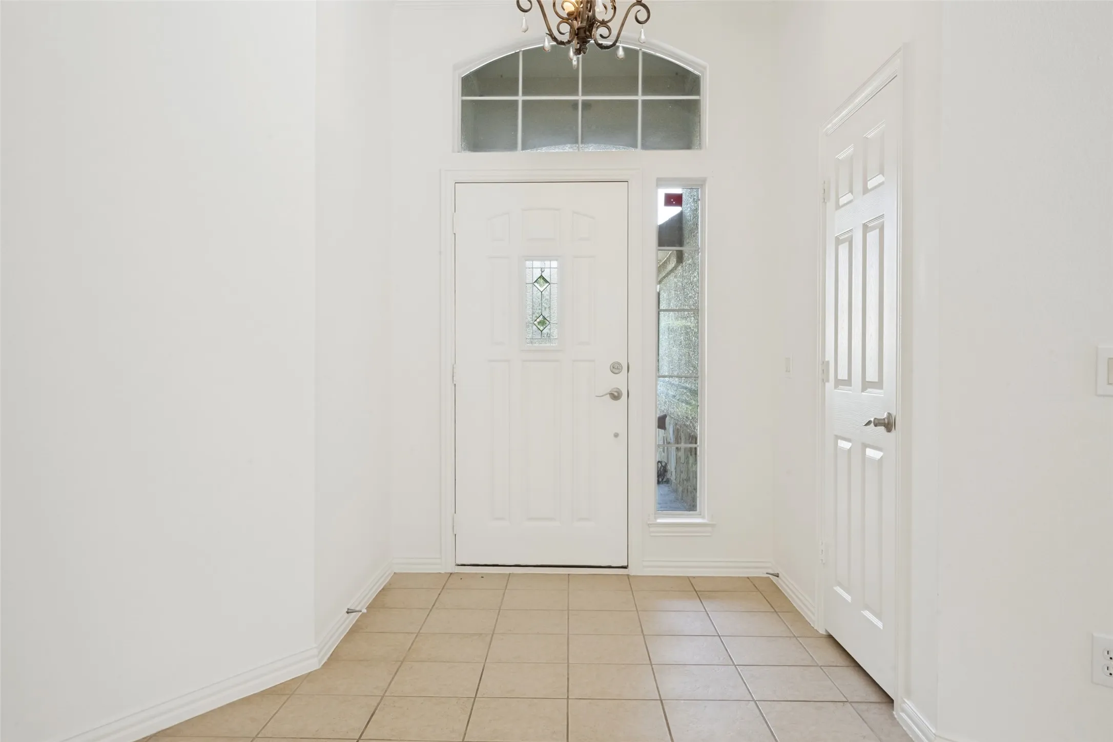 Single Family Residence For Sale in Denton County , 11009 Southerland Drive, Denton, Texas 76207, 2 Bedroom, 2 Bathroom, 2 Garage spaces, 1,586 Sqft, built in 2005, mls#21261752, Real Estate Agent in Denton, Homes For Sale in Denton county, Homes For Sale in Denton, Realtor in Denton Texas, Real Estate Brokerage Independent Realty Texas, Luminita Cordes Realtor