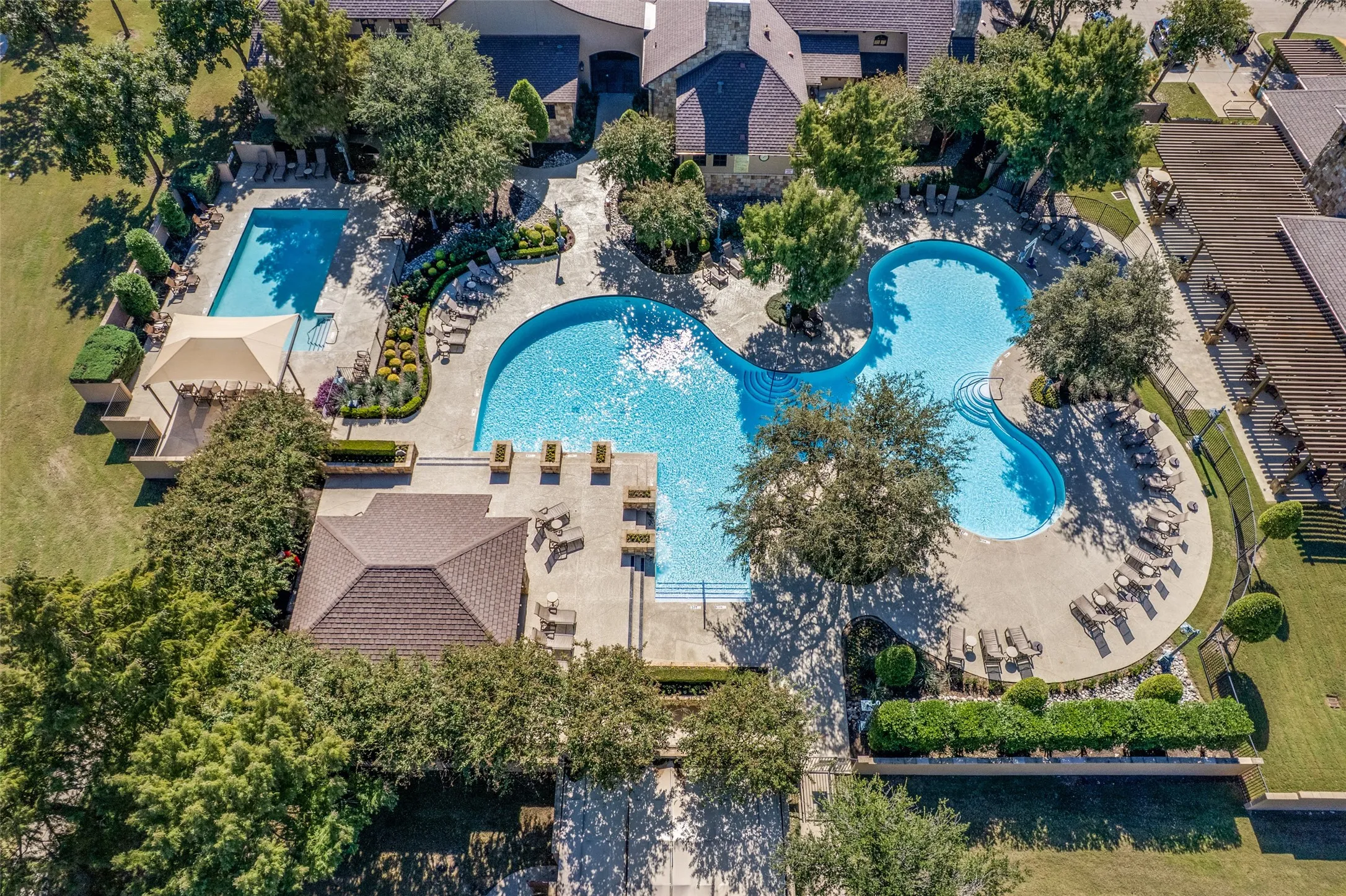 Single Family Residence For Sale in Denton County , 11009 Southerland Drive, Denton, Texas 76207, 2 Bedroom, 2 Bathroom, 2 Garage spaces, 1,586 Sqft, built in 2005, mls#21261752, Real Estate Agent in Denton, Homes For Sale in Denton county, Homes For Sale in Denton, Realtor in Denton Texas, Real Estate Brokerage Independent Realty Texas, Luminita Cordes Realtor