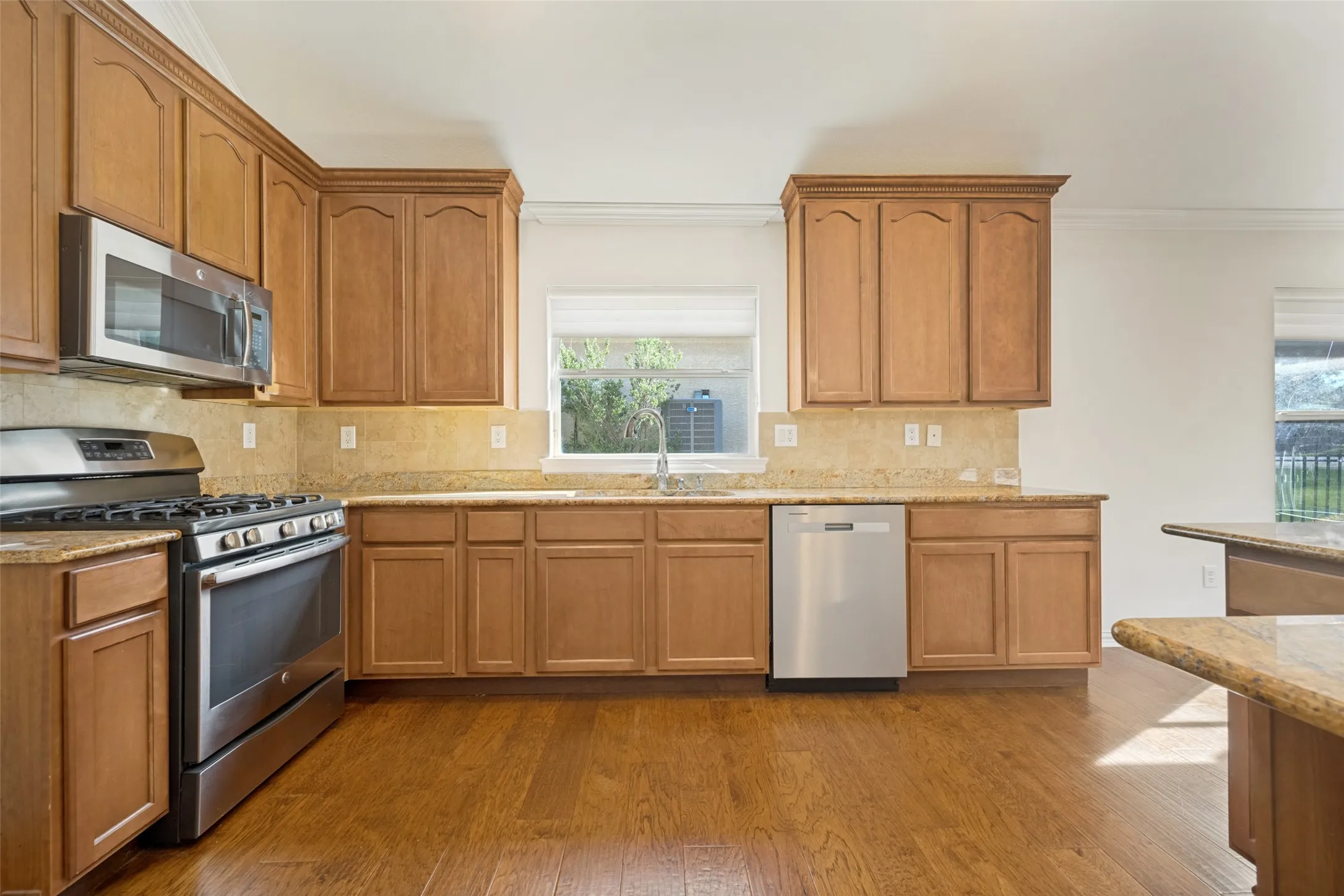 Single Family Residence For Sale in Denton County , 11009 Southerland Drive, Denton, Texas 76207, 2 Bedroom, 2 Bathroom, 2 Garage spaces, 1,586 Sqft, built in 2005, mls#21261752, Real Estate Agent in Denton, Homes For Sale in Denton county, Homes For Sale in Denton, Realtor in Denton Texas, Real Estate Brokerage Independent Realty Texas, Luminita Cordes Realtor
