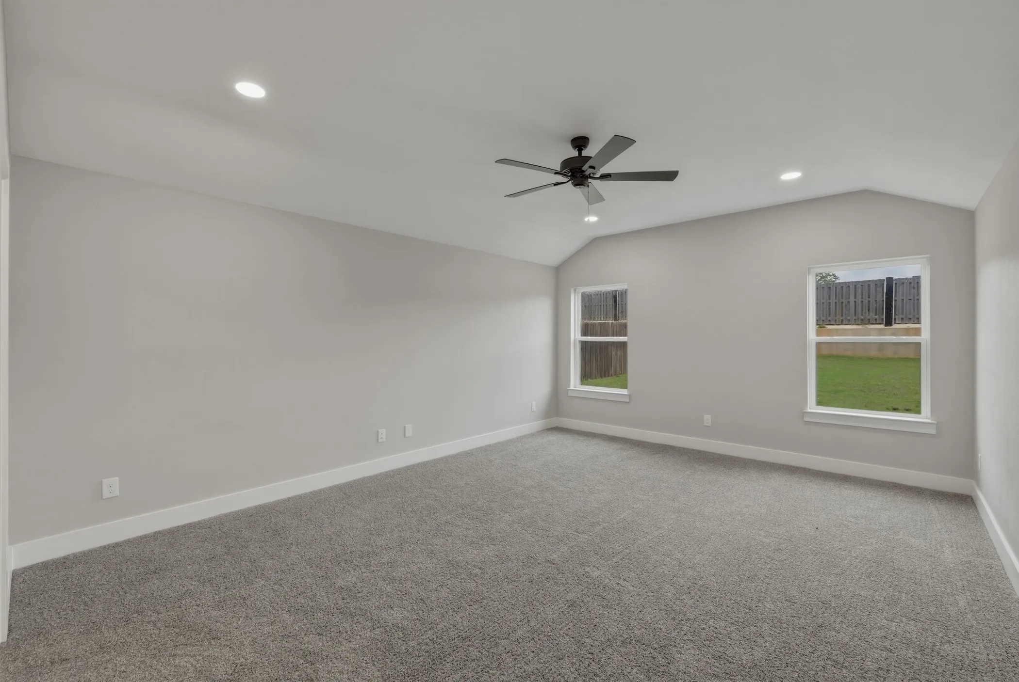 Single Family Residence For Sale in Smith County , 16221 Crossing Circle, Lindale, Texas 75771, 3 Bedroom, 2 Bathroom, 2 Garage spaces, 1,700 Sqft, built in 2023, mls#21262203, Real Estate Agent in Lindale, Homes For Sale in Smith county, Homes For Sale in Lindale, Realtor in Lindale Texas, Real Estate Brokerage Independent Realty Texas, Luminita Cordes Realtor