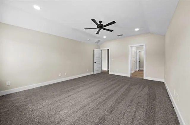Single Family Residence For Sale in Smith County , 16221 Crossing Circle, Lindale, Texas 75771, 3 Bedroom, 2 Bathroom, 2 Garage spaces, 1,700 Sqft, built in 2023, mls#21262203, Real Estate Agent in Lindale, Homes For Sale in Smith county, Homes For Sale in Lindale, Realtor in Lindale Texas, Real Estate Brokerage Independent Realty Texas, Luminita Cordes Realtor