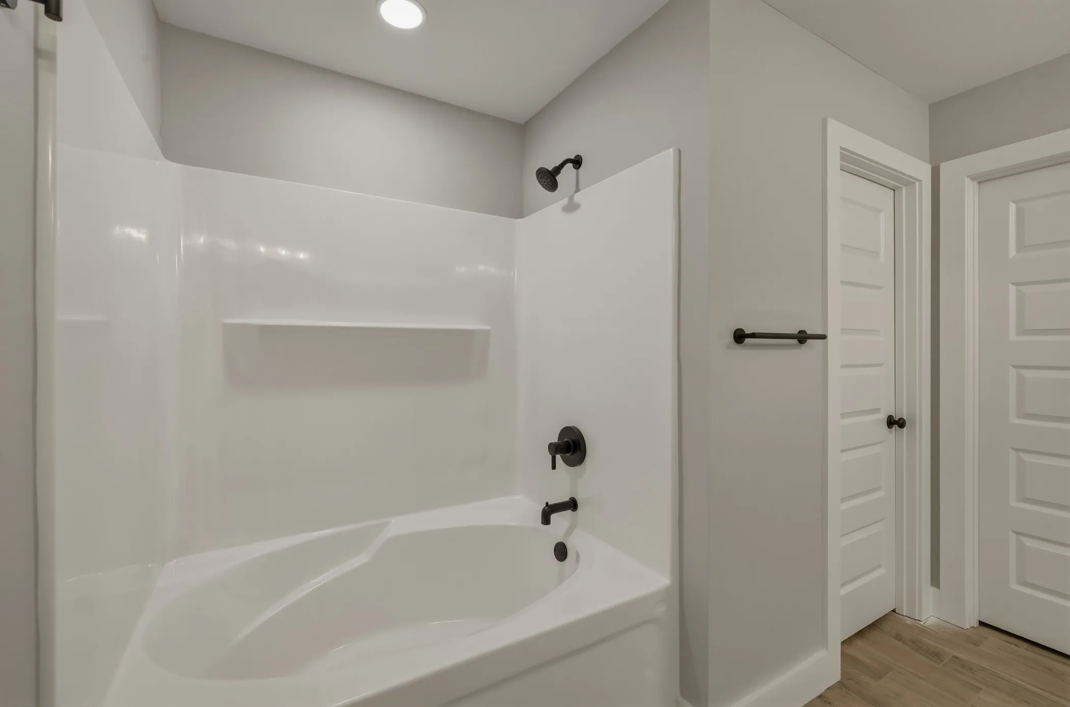 Single Family Residence For Sale in Smith County , 16221 Crossing Circle, Lindale, Texas 75771, 3 Bedroom, 2 Bathroom, 2 Garage spaces, 1,700 Sqft, built in 2023, mls#21262203, Real Estate Agent in Lindale, Homes For Sale in Smith county, Homes For Sale in Lindale, Realtor in Lindale Texas, Real Estate Brokerage Independent Realty Texas, Luminita Cordes Realtor
